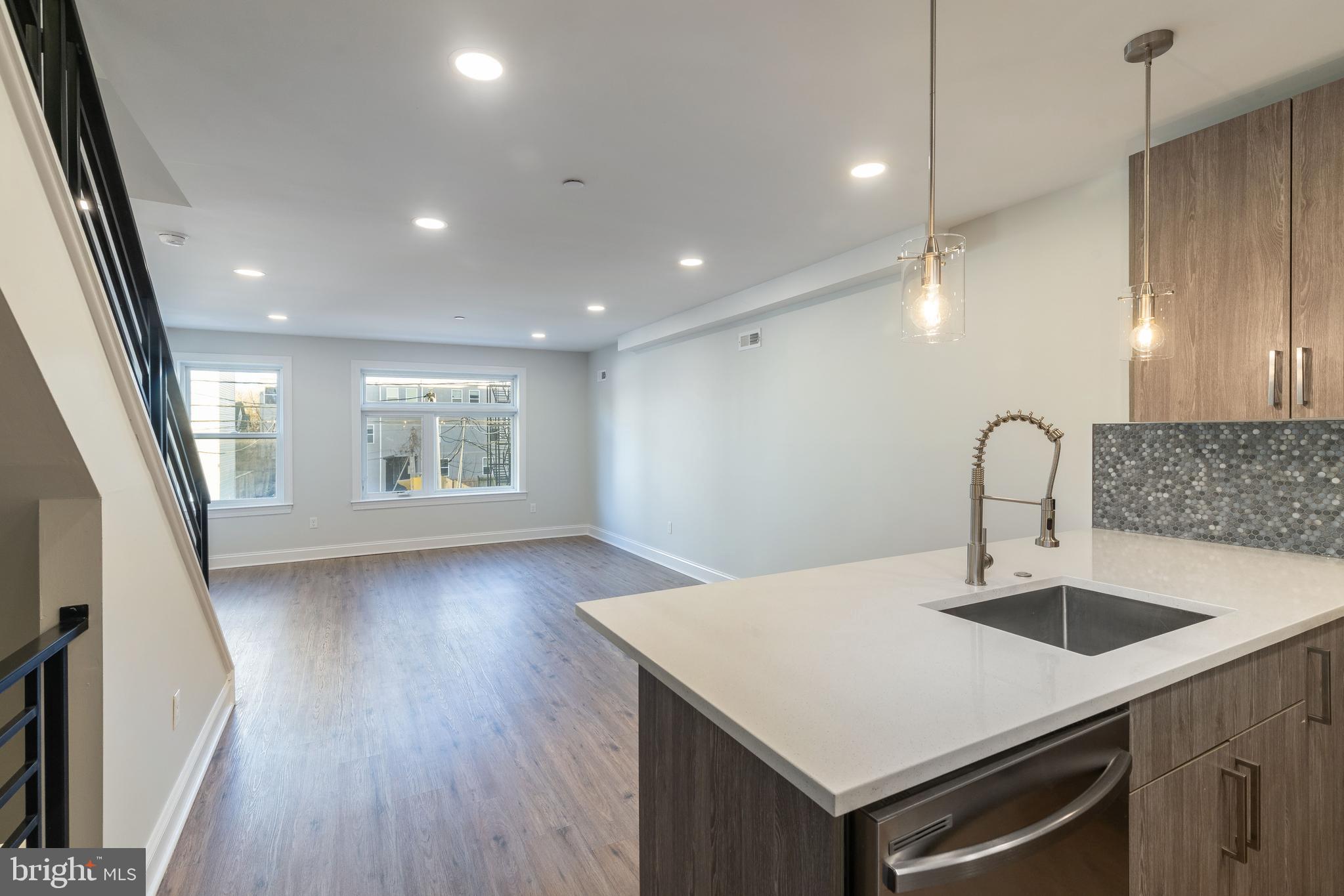 1702 N GRATZ ST #UNIT 2