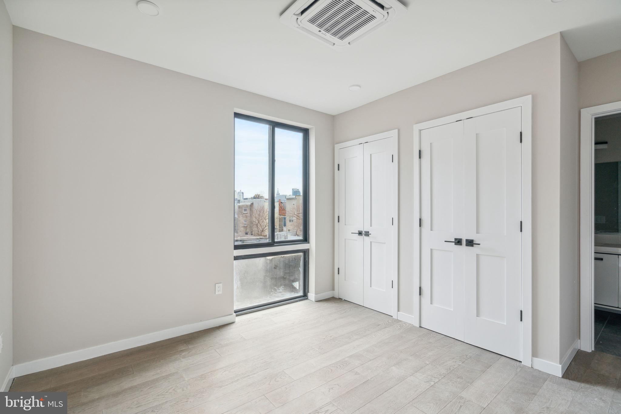 1648-50 Ridge Ave #402