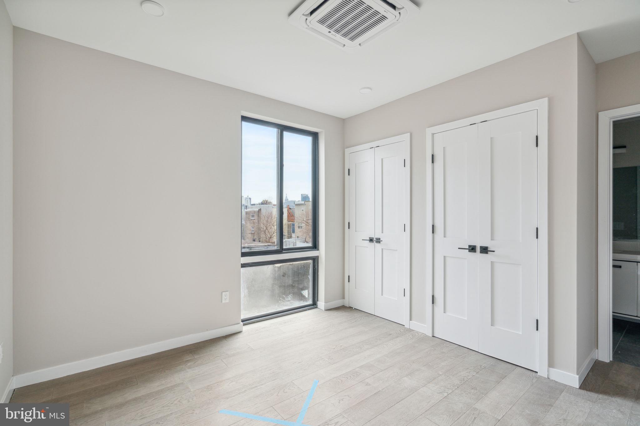 1648-50 Ridge Ave #402