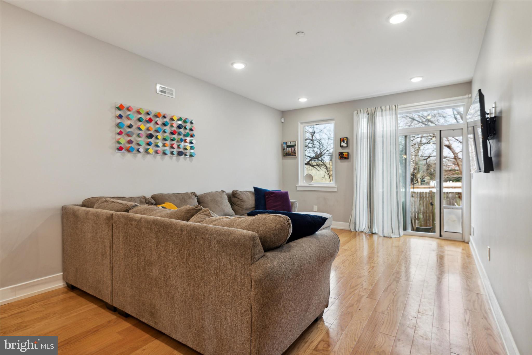 2711 W Jefferson St #1