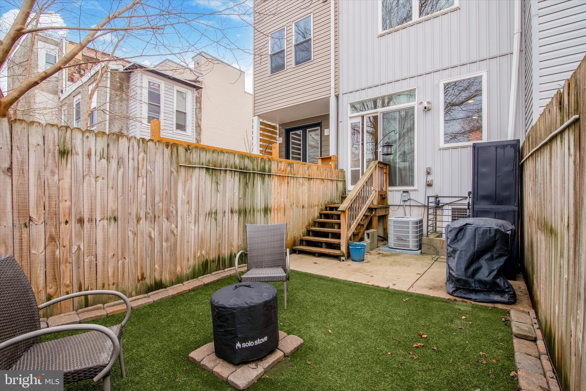 2711 W Jefferson St #1