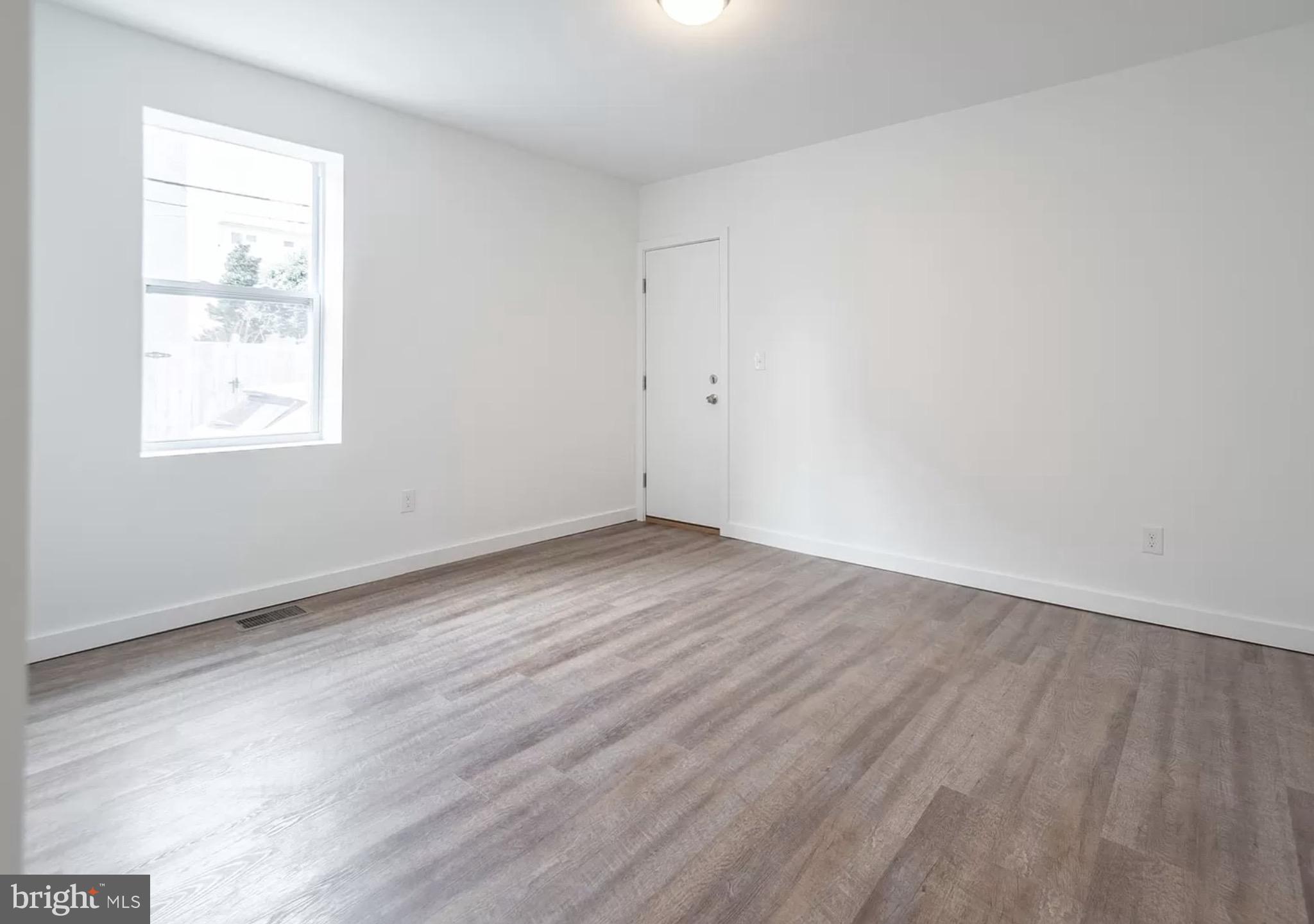 717 E THOMPSON ST #1