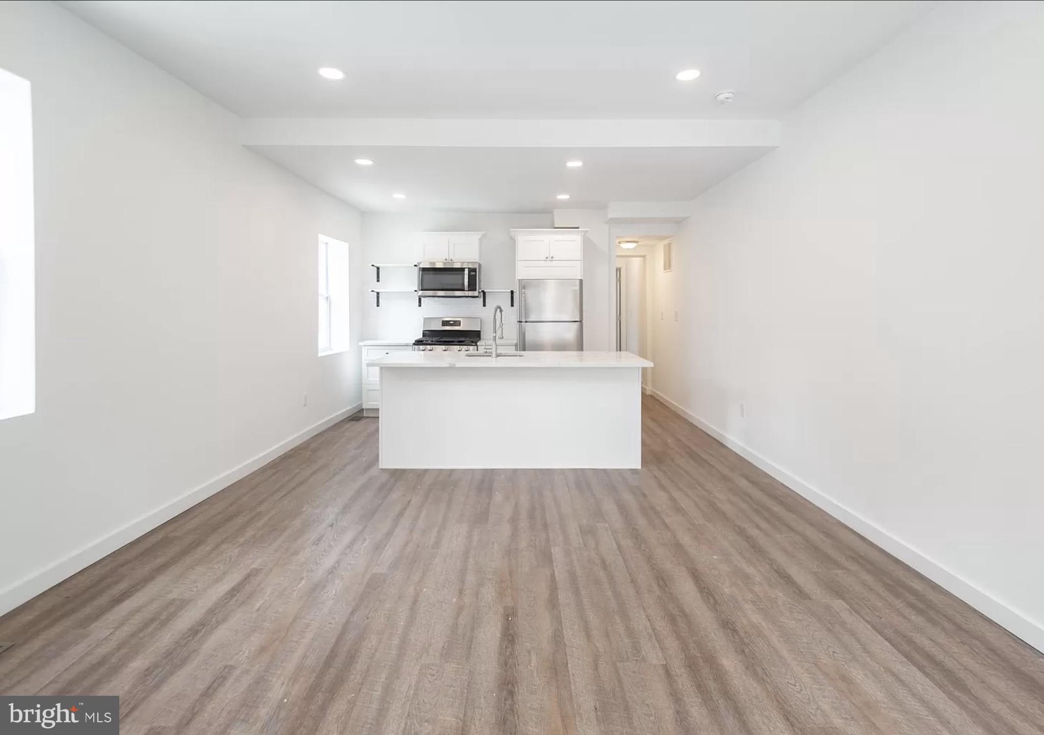 717 E THOMPSON ST #1