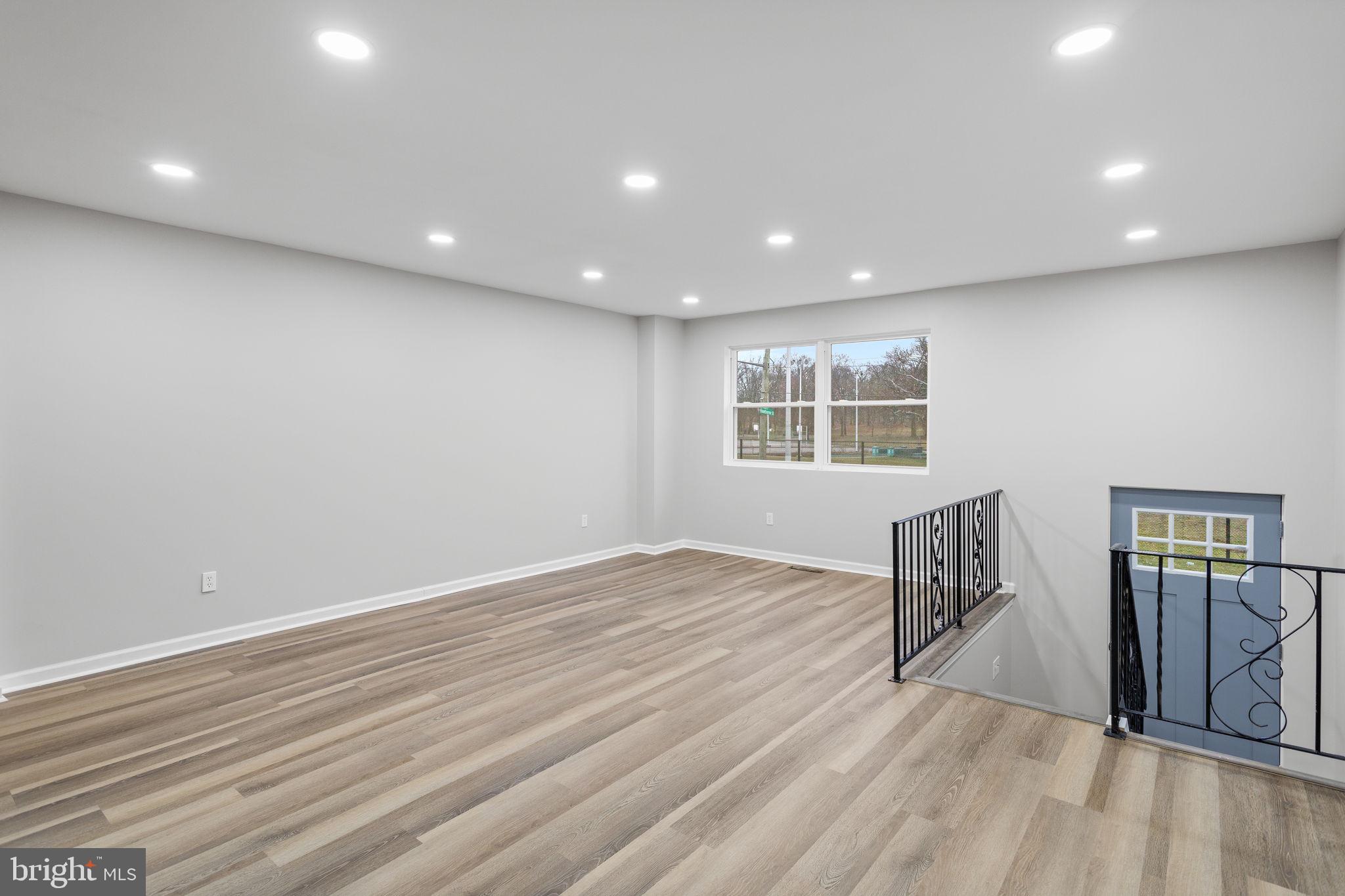 4054 E Cheltenham Ave