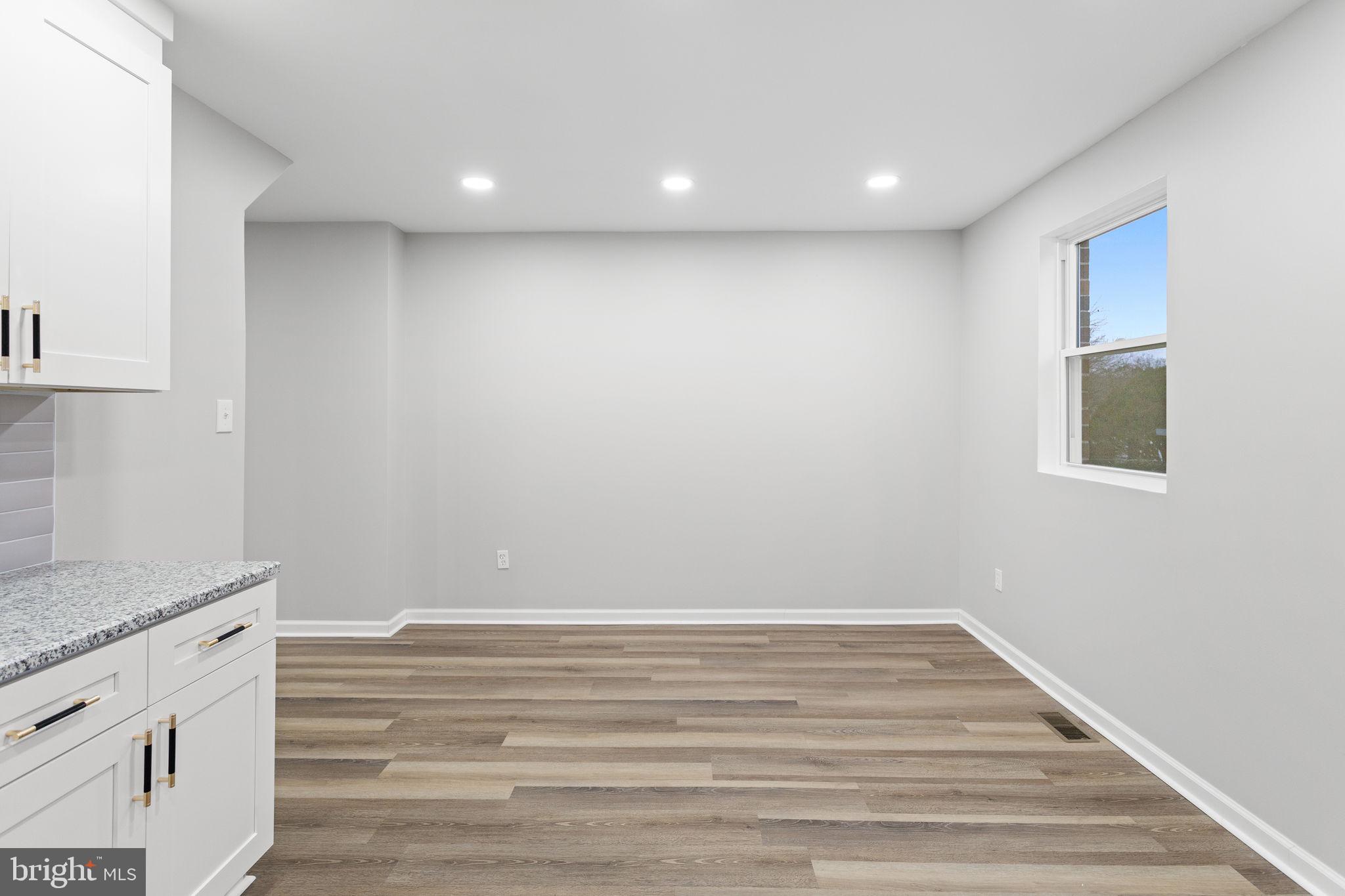 4054 E Cheltenham Ave