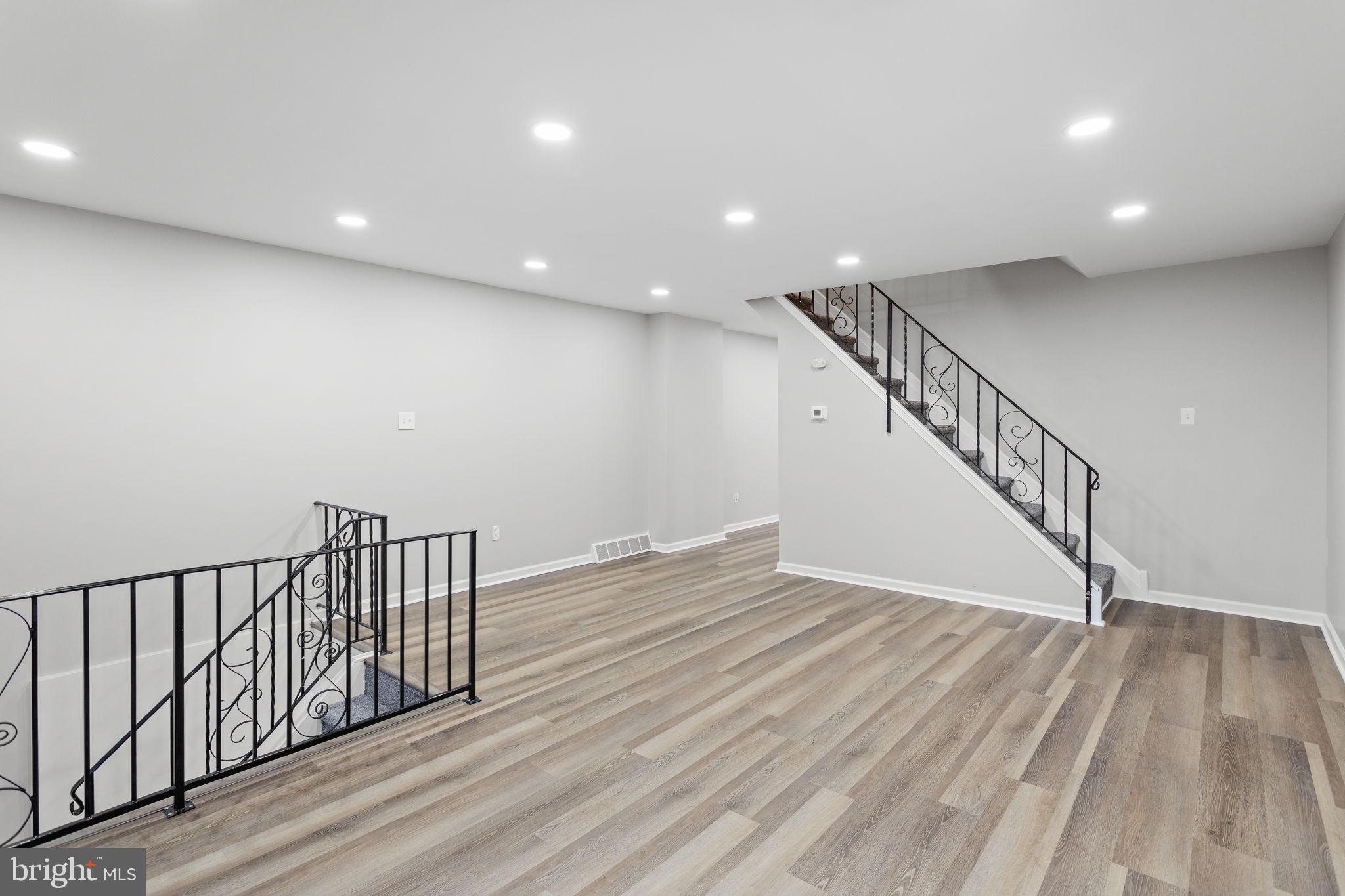 4054 E Cheltenham Ave