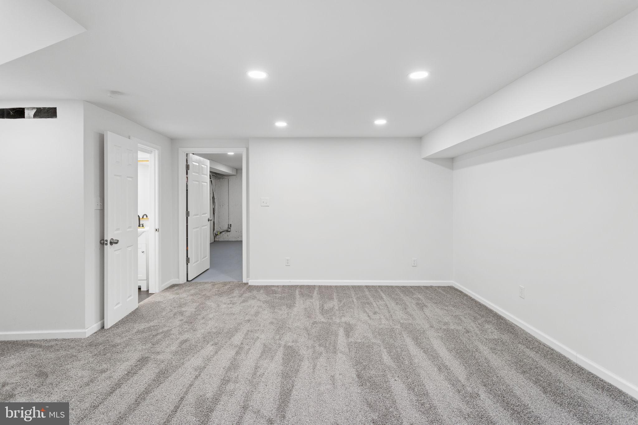 4054 E Cheltenham Ave