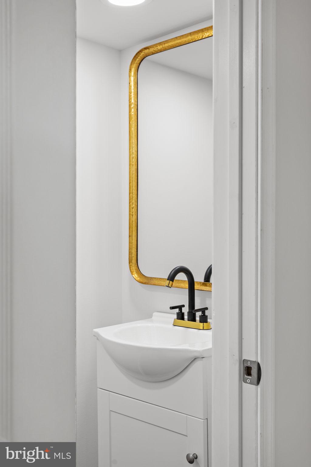 4054 E Cheltenham Ave