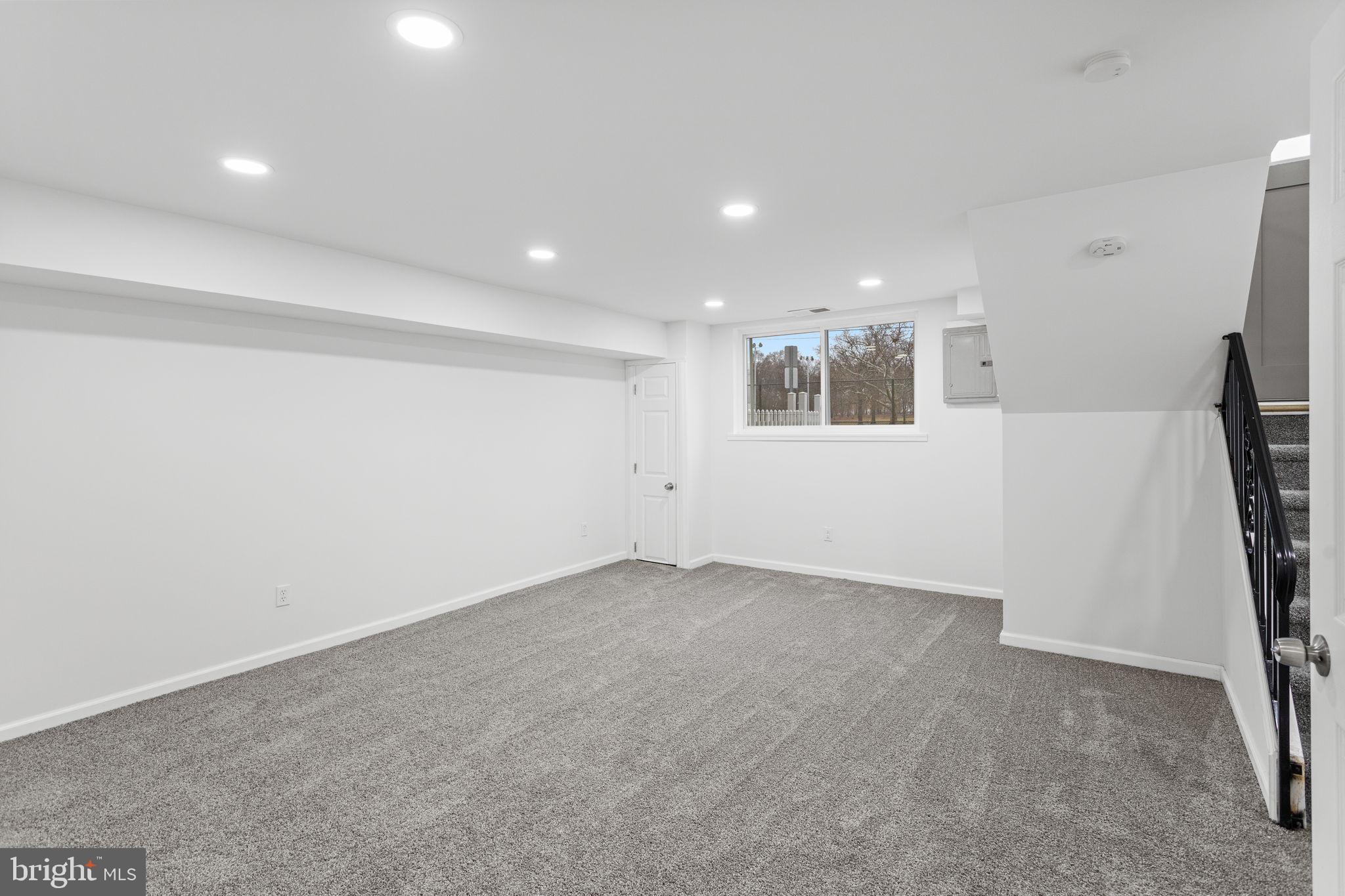 4054 E Cheltenham Ave