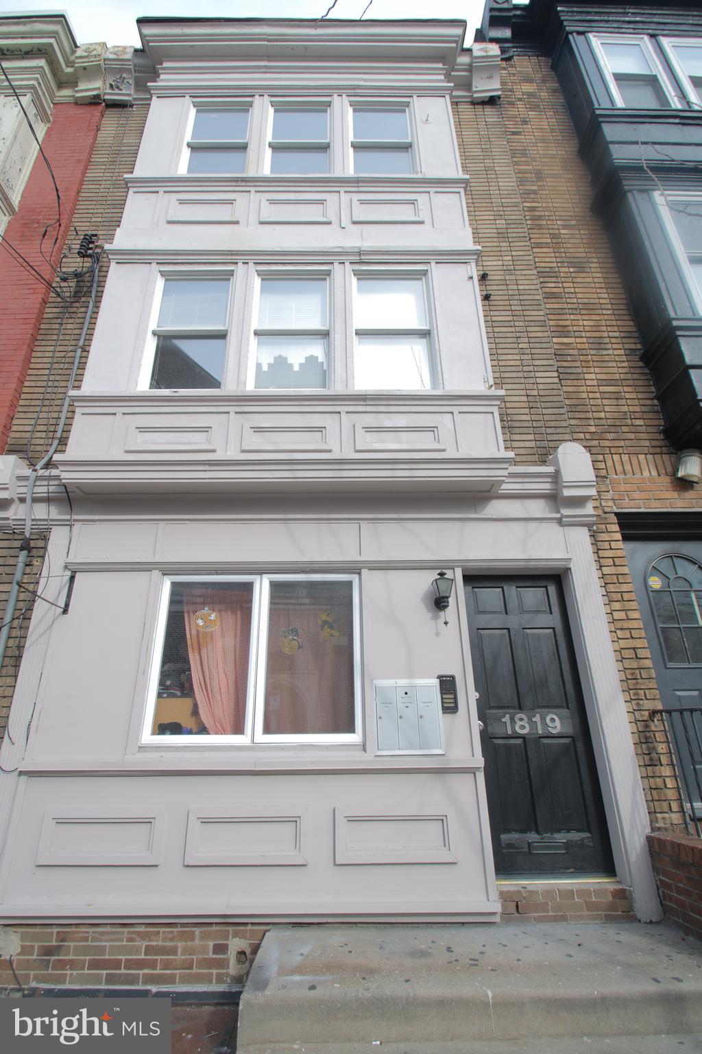 1819 BAINBRIDGE ST #3
