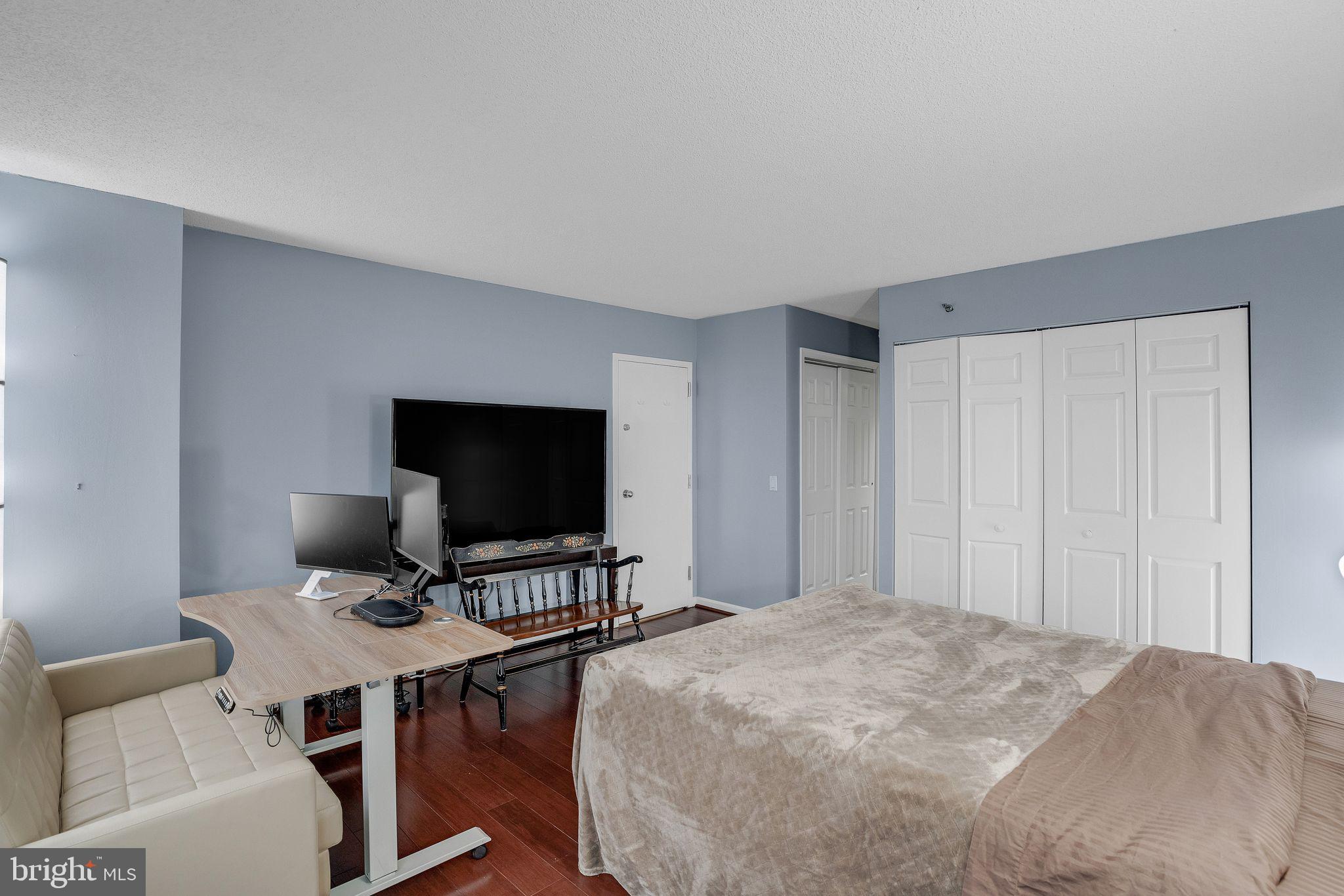 2001 Hamilton St #2305