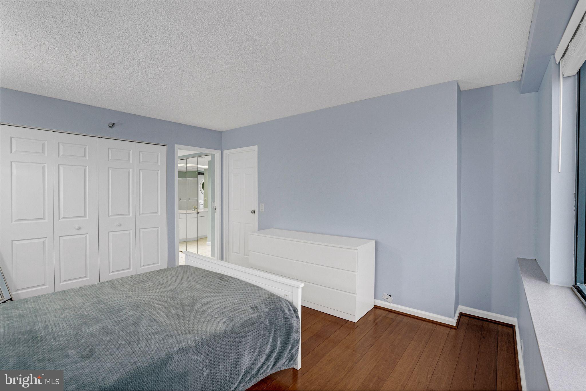 2001 Hamilton St #2305