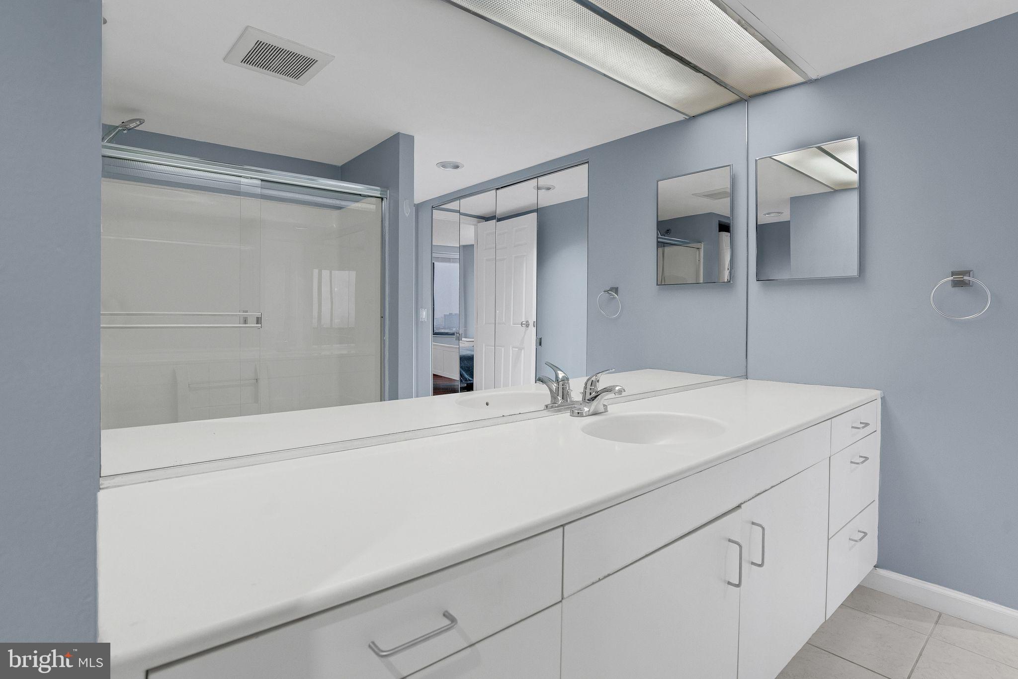 2001 Hamilton St #2305