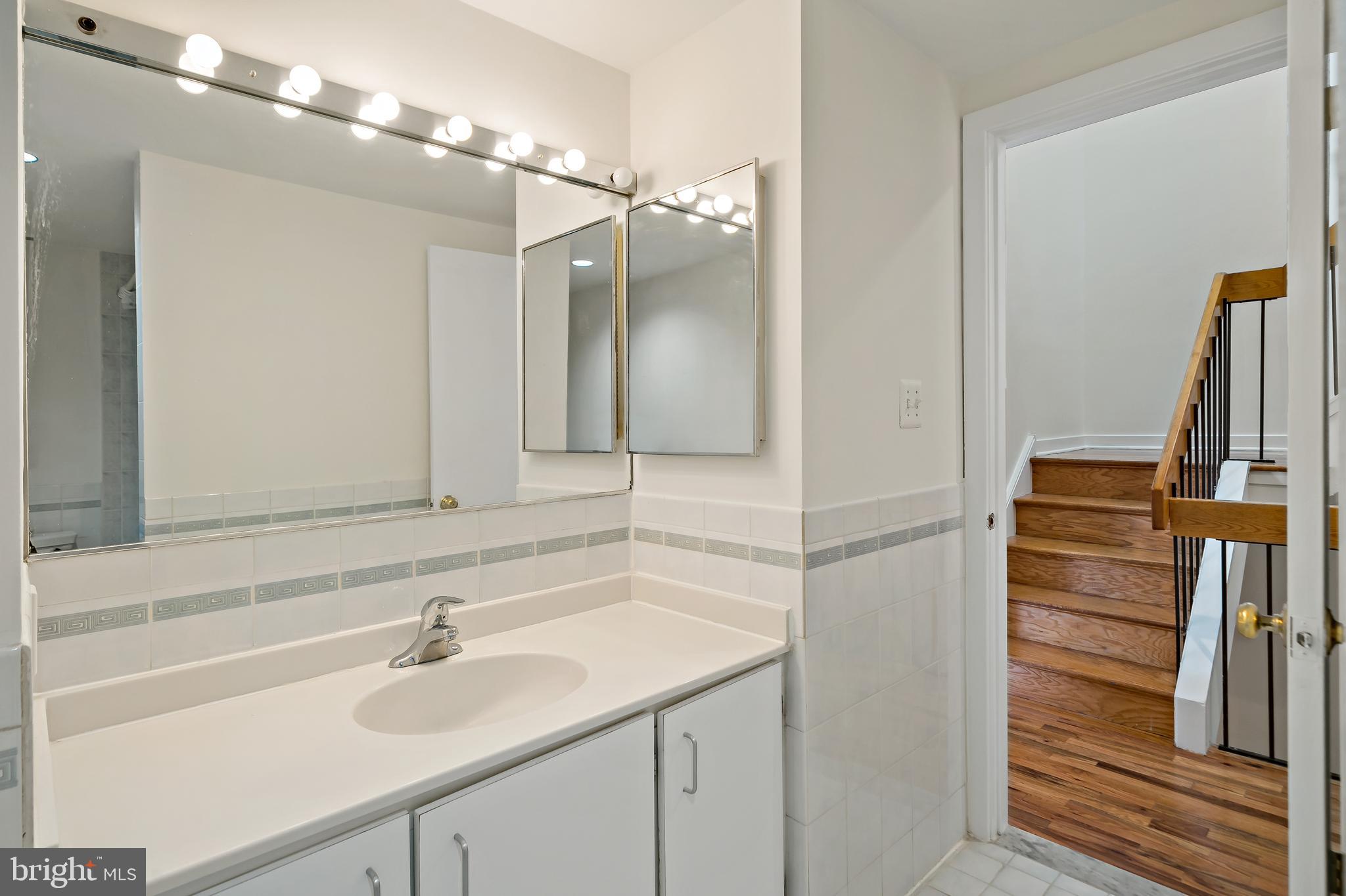 200 Head House Ct