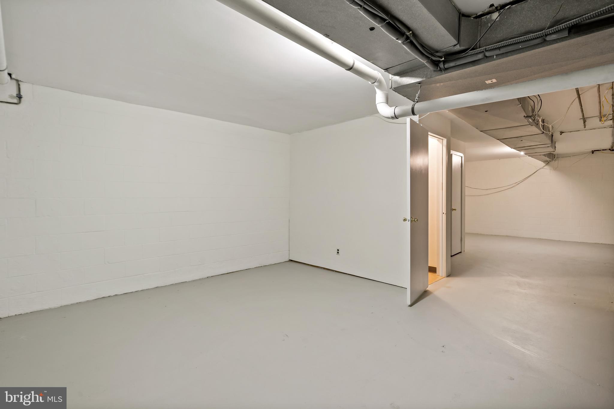 200 Head House Ct