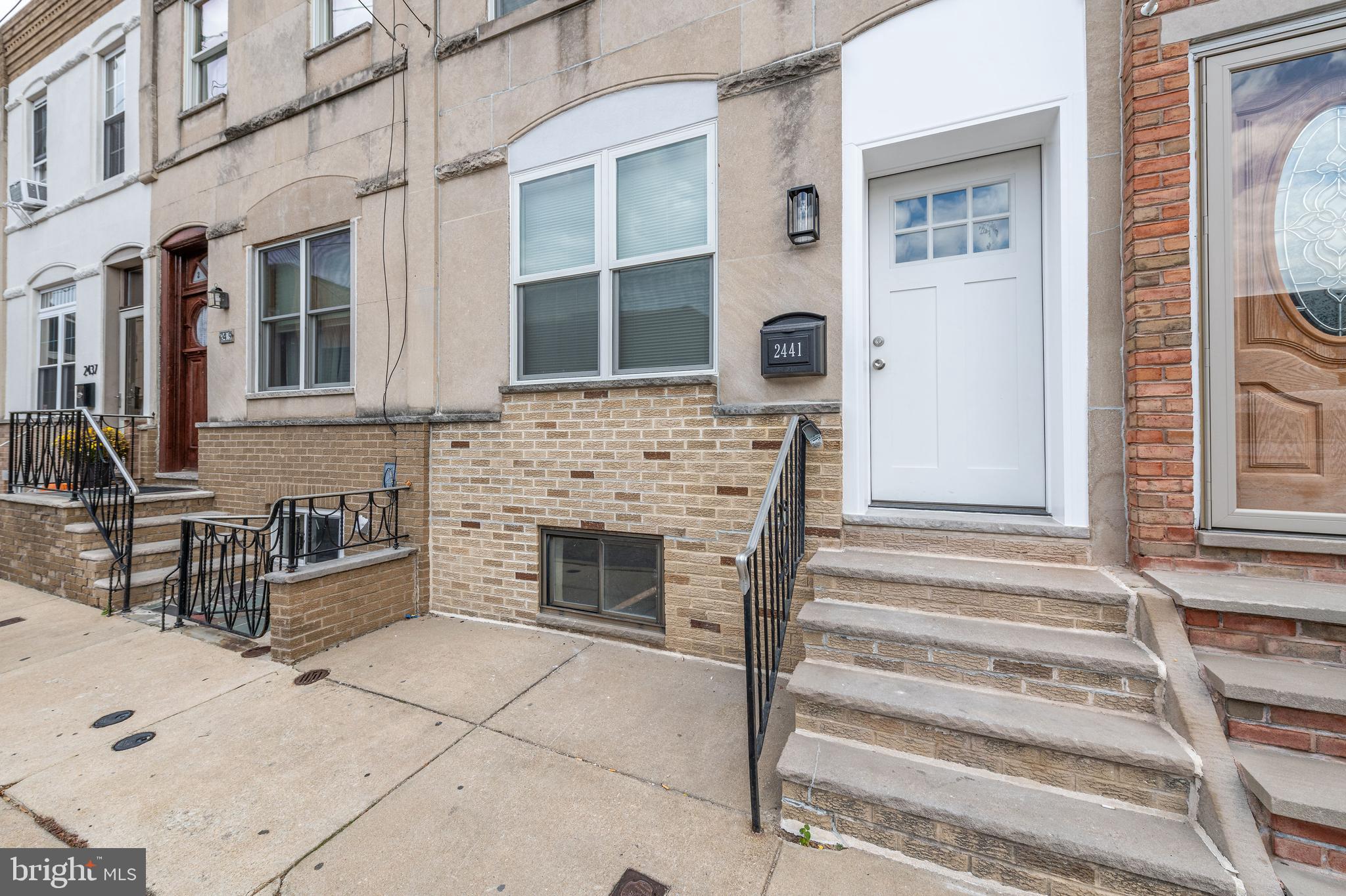 2441 S Carlisle St