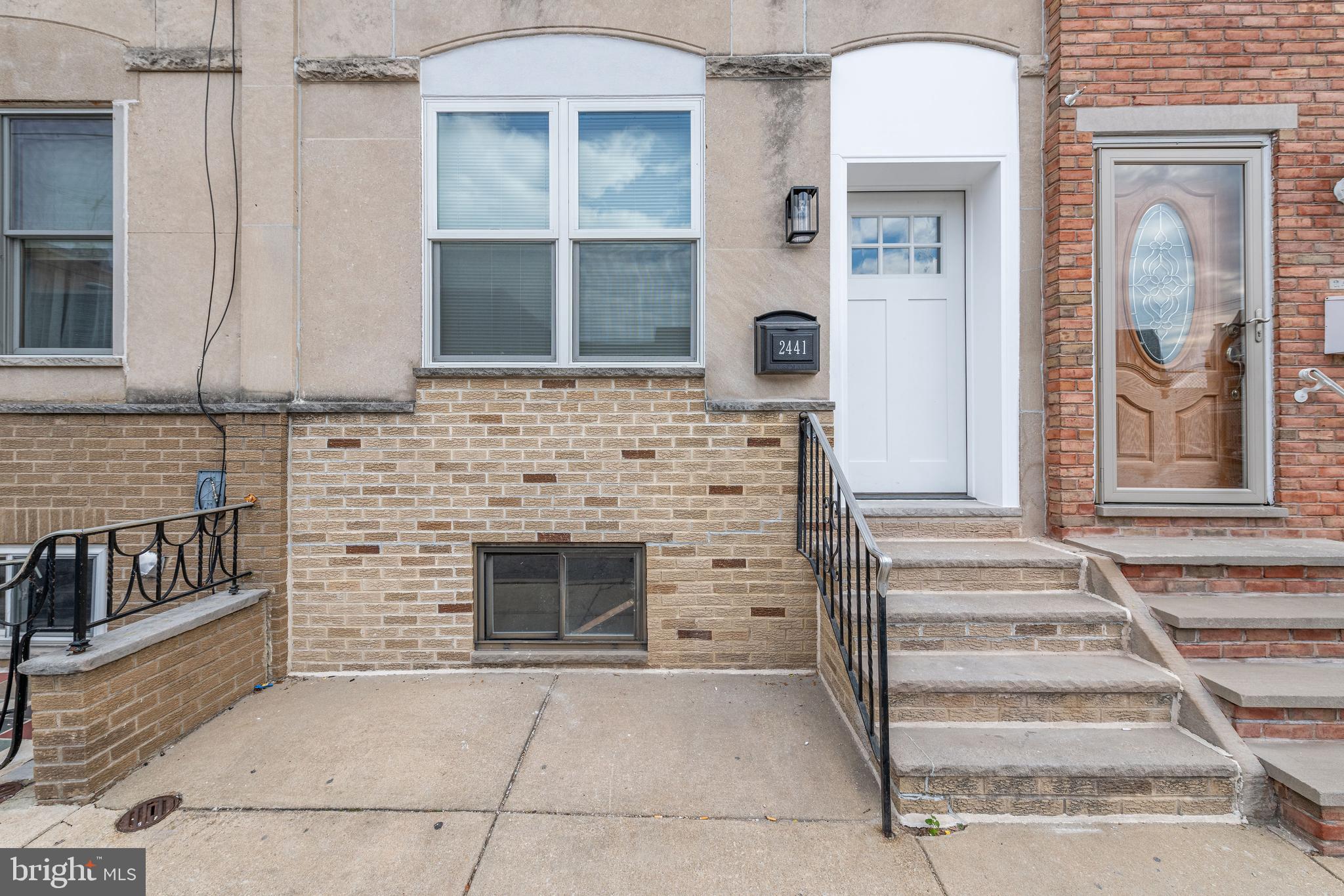 2441 S Carlisle St