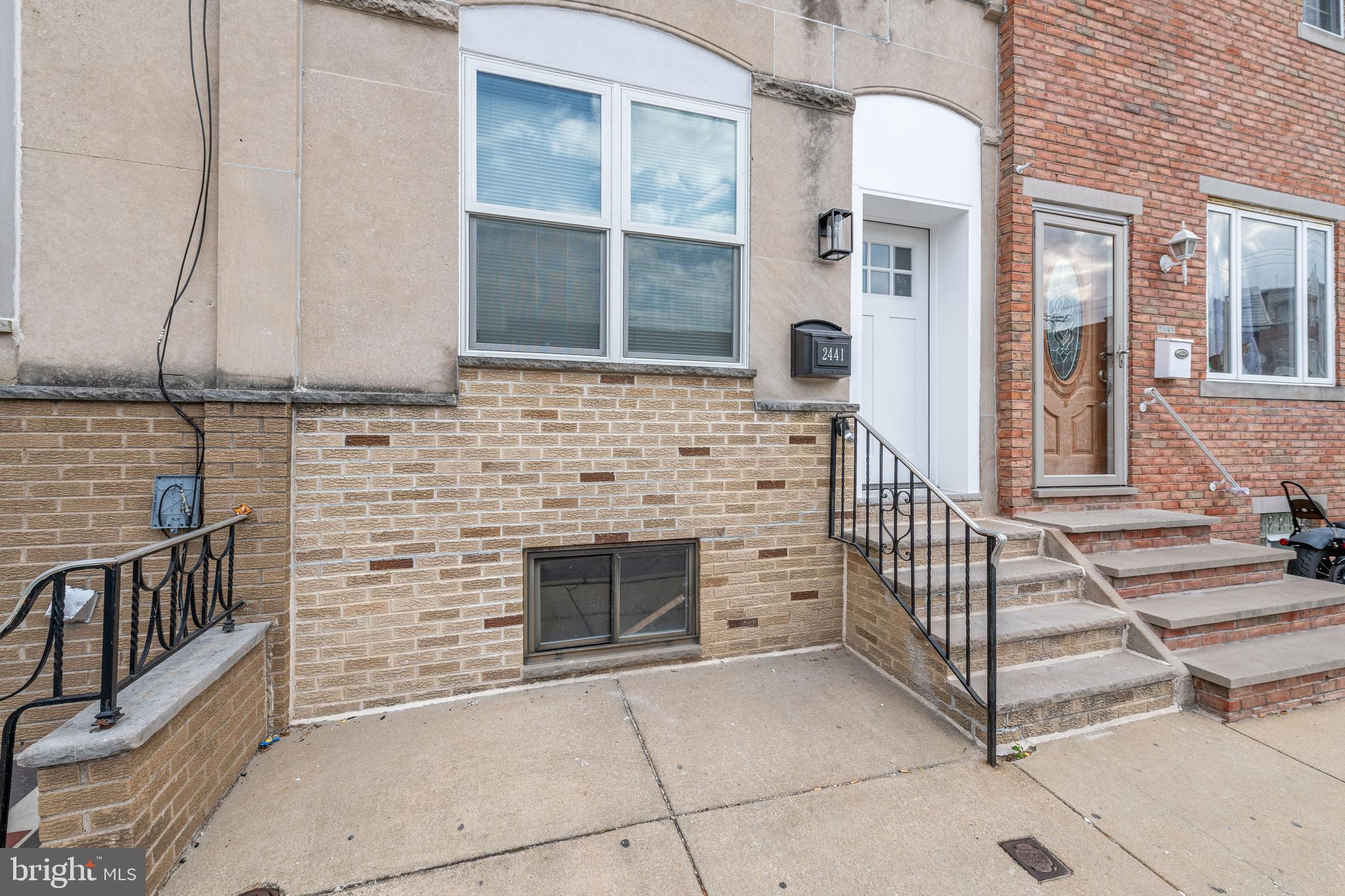 2441 S Carlisle St