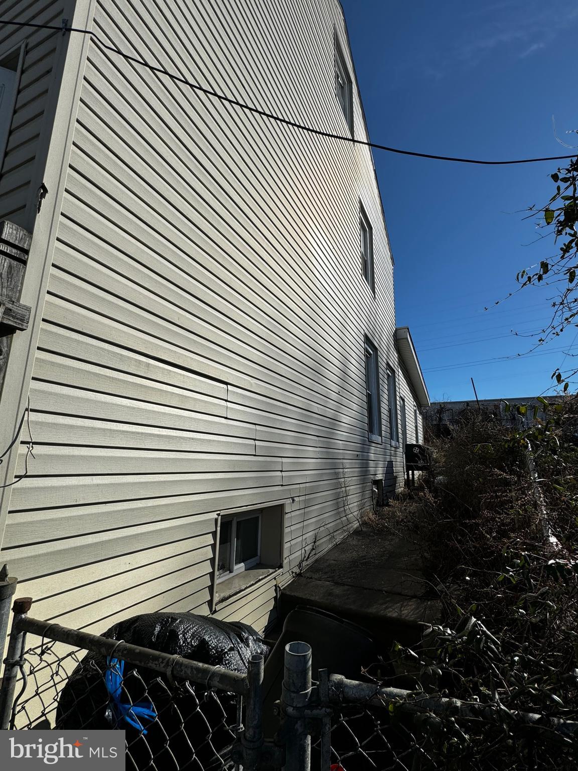 4329 Worth St