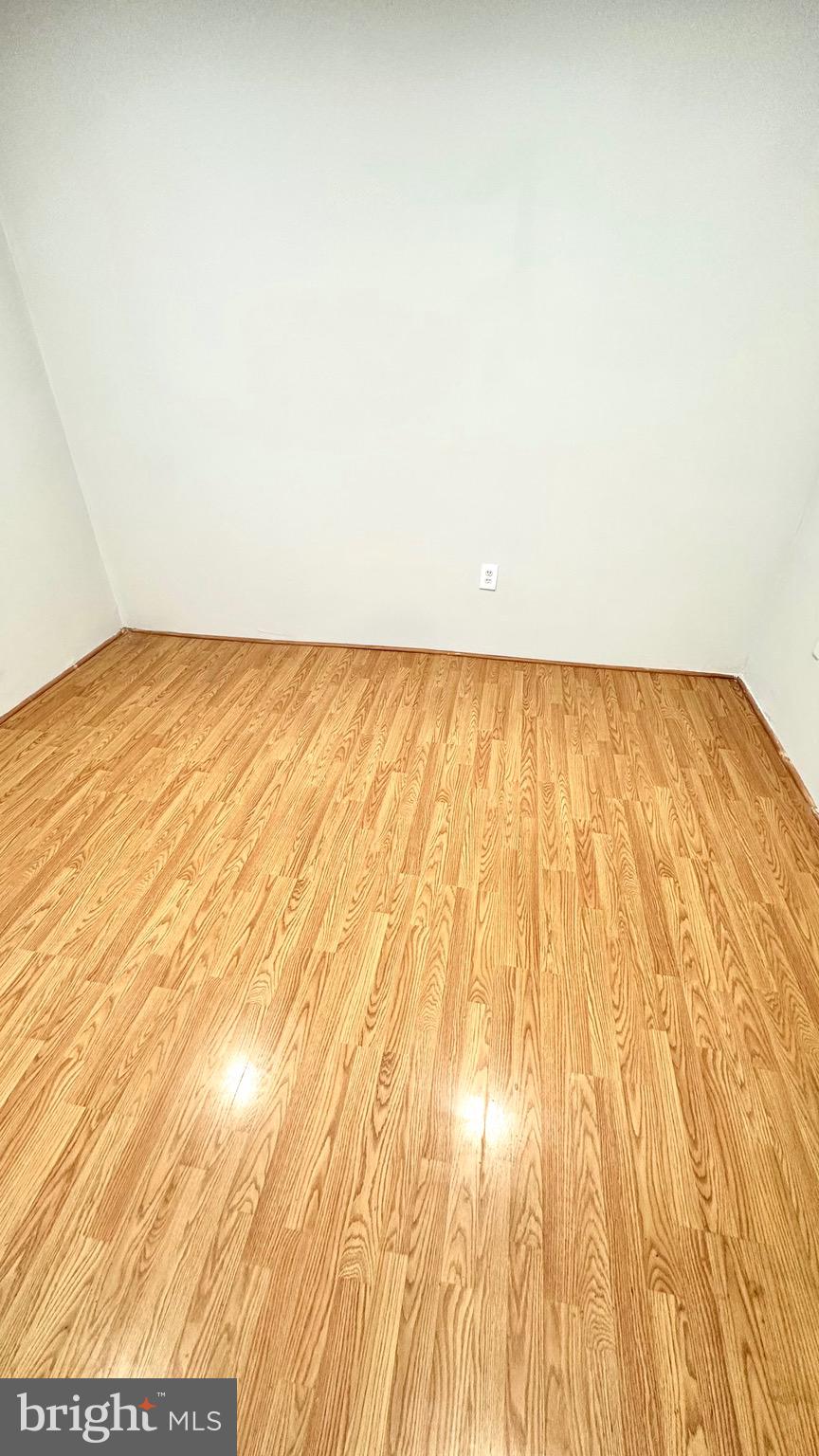 820 SOUTH DARIEN ST #1