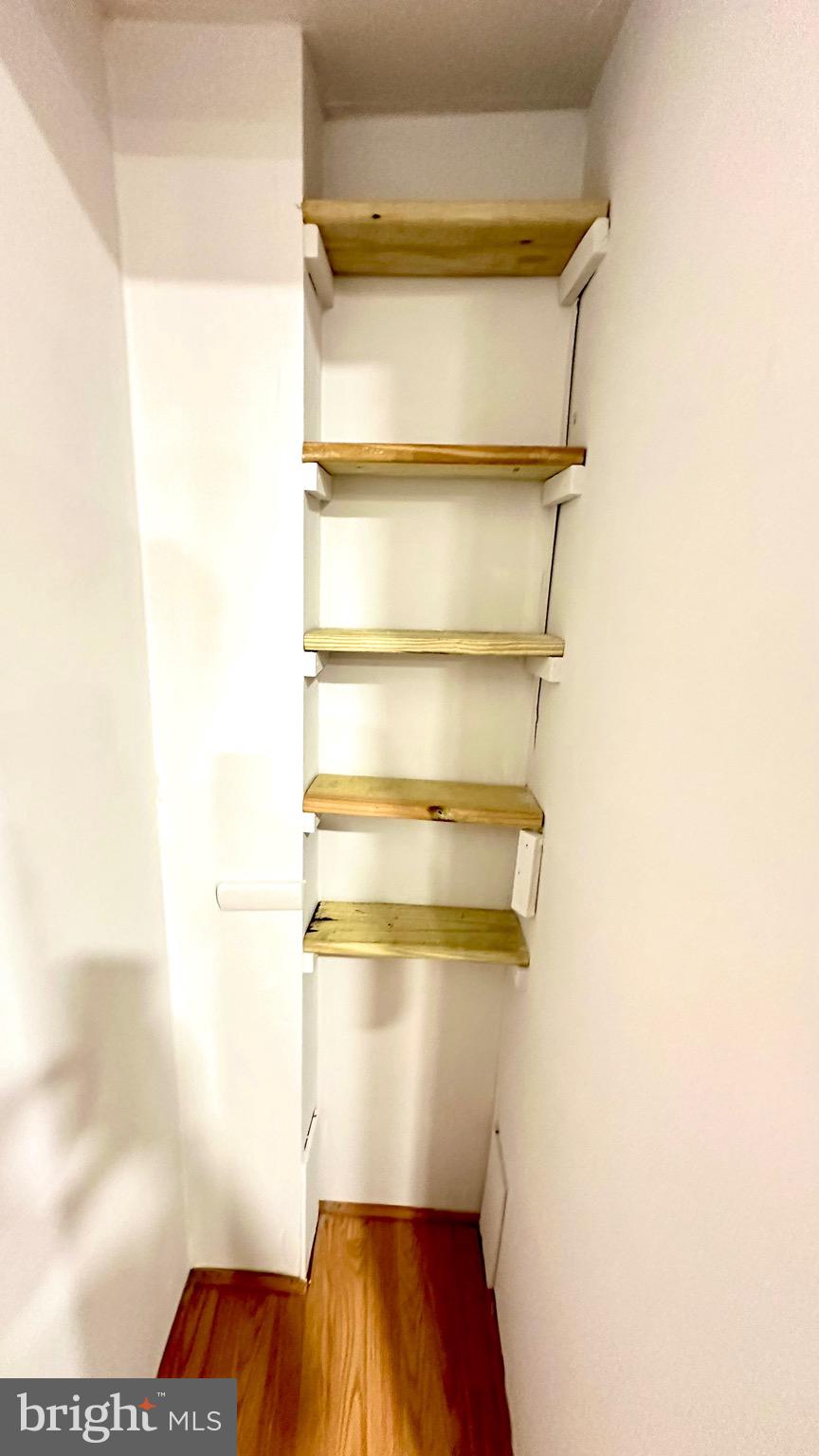 820 SOUTH DARIEN ST #1