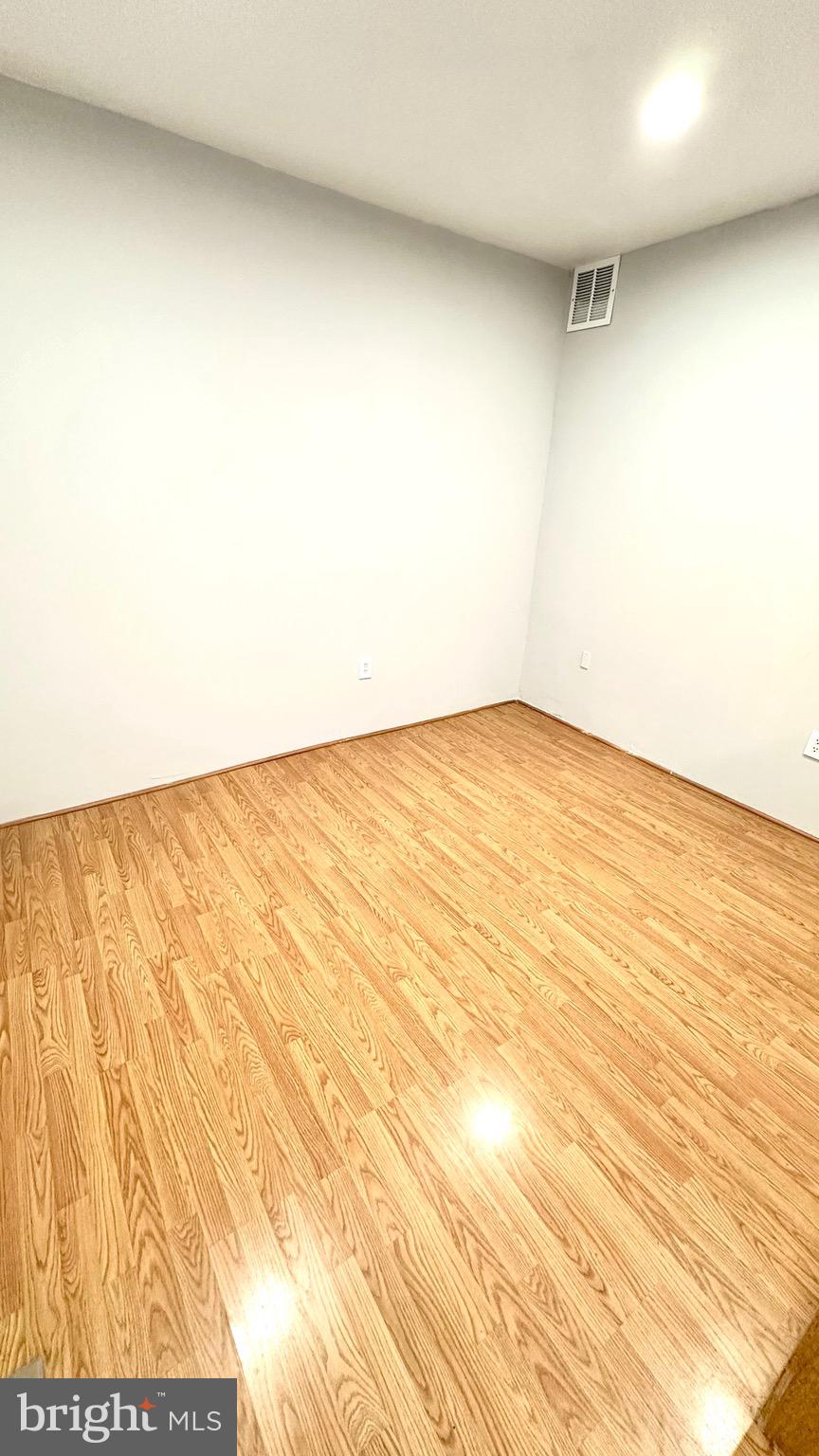 820 SOUTH DARIEN ST #1