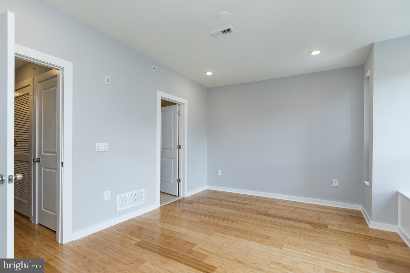 2230 FRANKFORD AVE #2