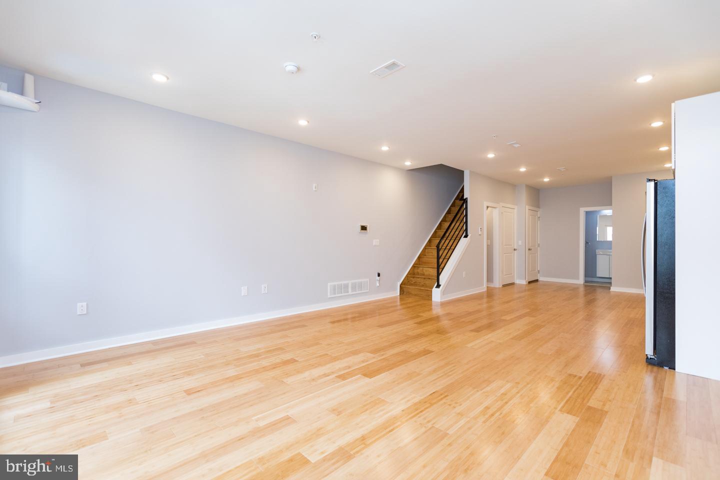 2230 FRANKFORD AVE #2