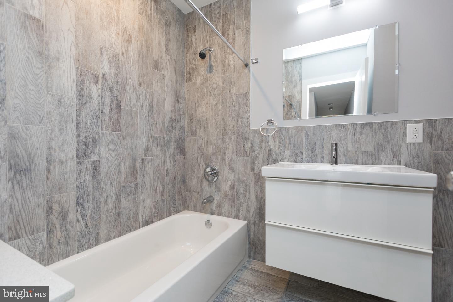 2230 FRANKFORD AVE #2