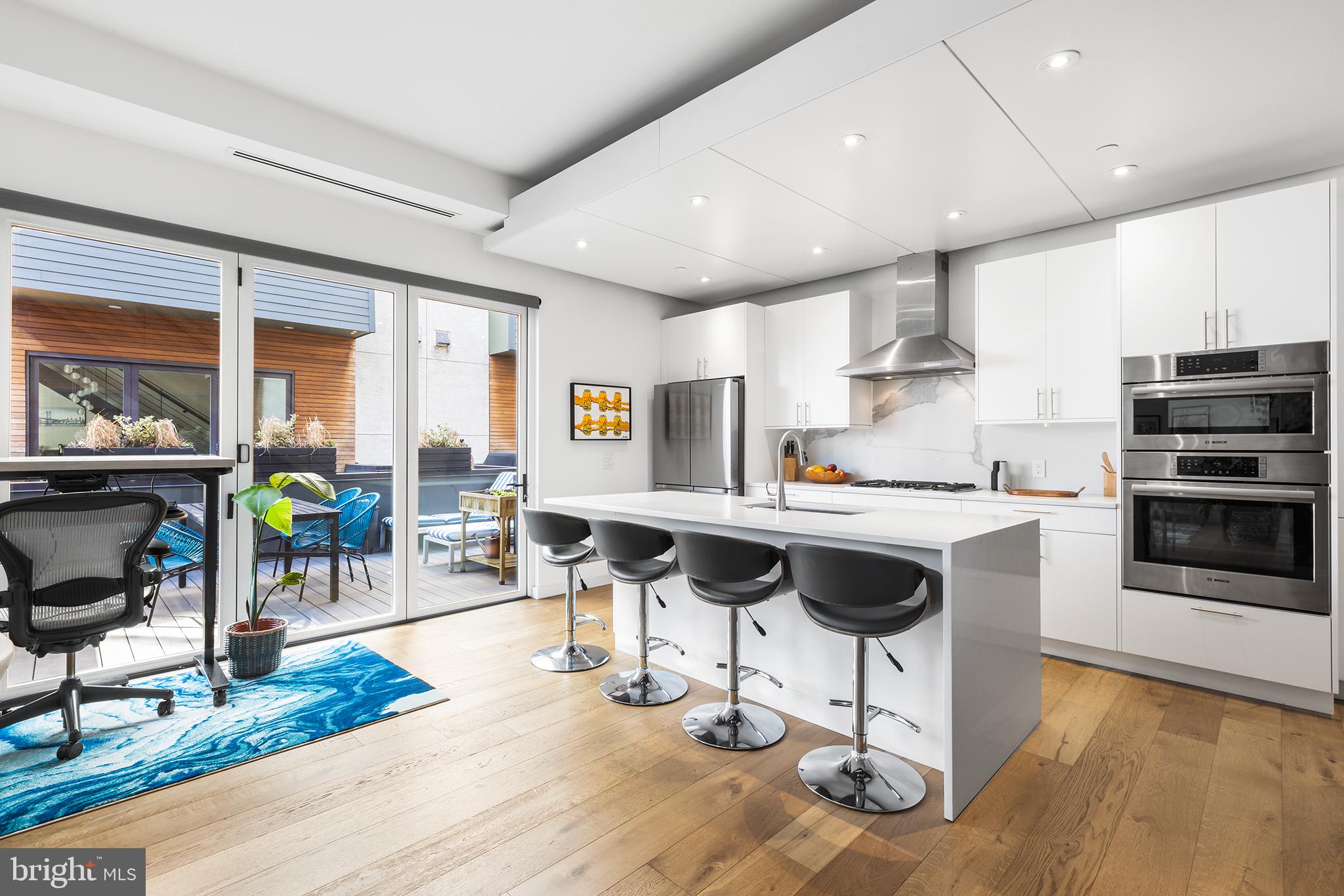 1124 Shackamaxon St #8