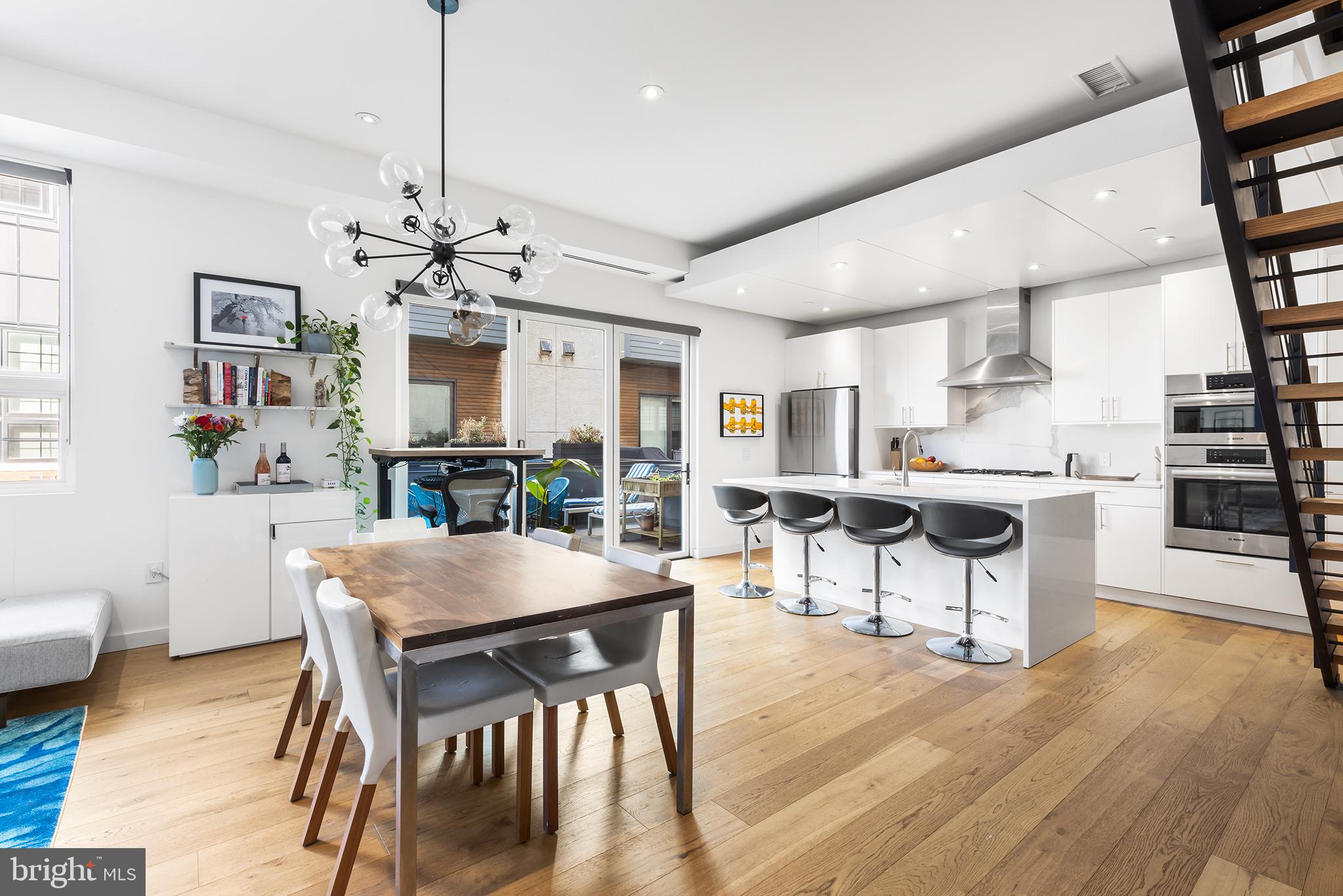 1124 Shackamaxon St #8