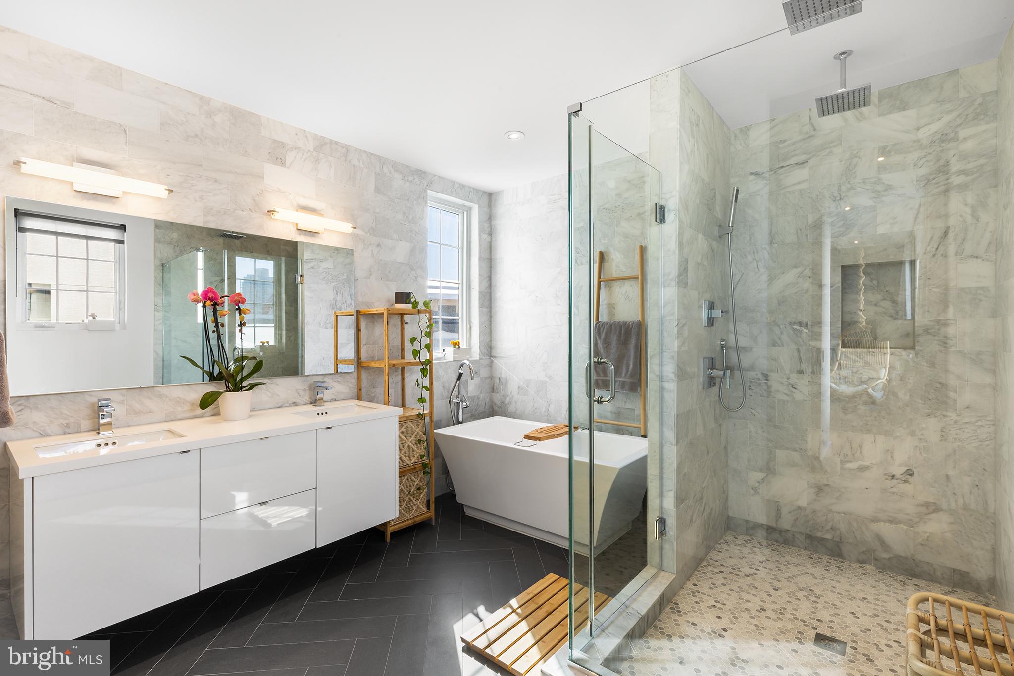 1124 Shackamaxon St #8