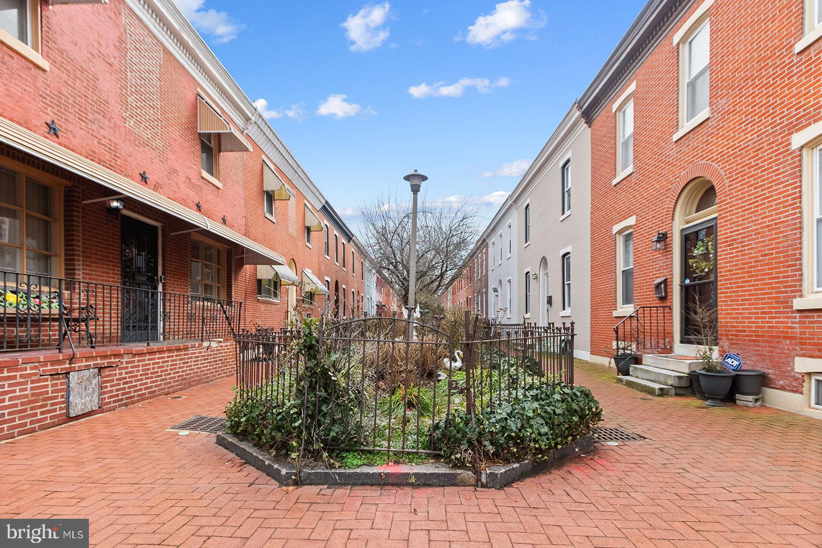 2218 MADISON SQ