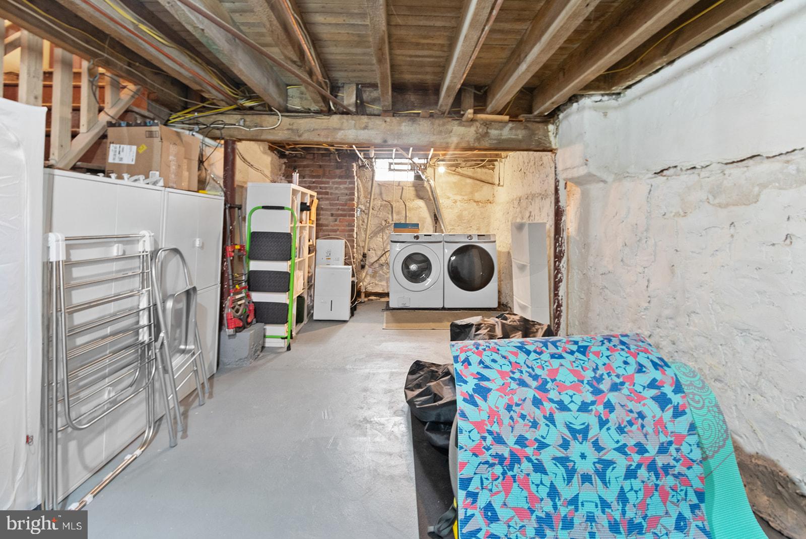 2218 MADISON SQ