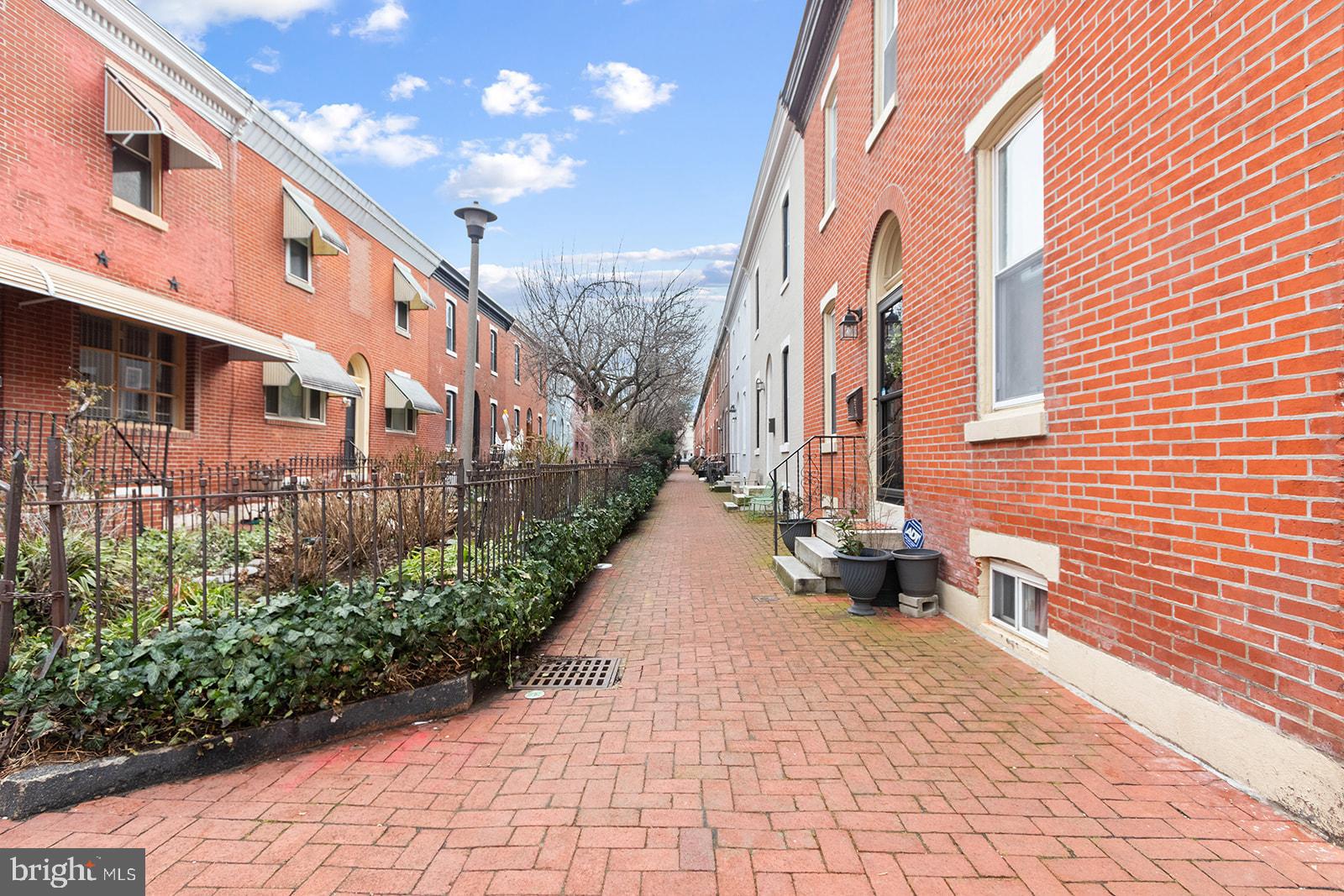 2218 MADISON SQ