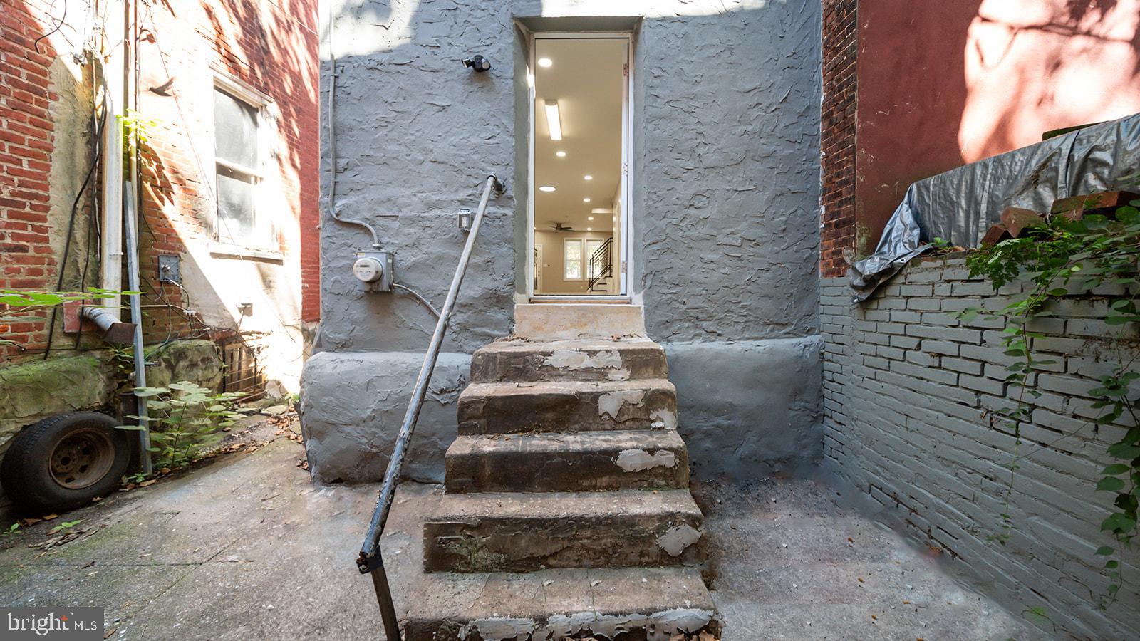 440 N 50th St