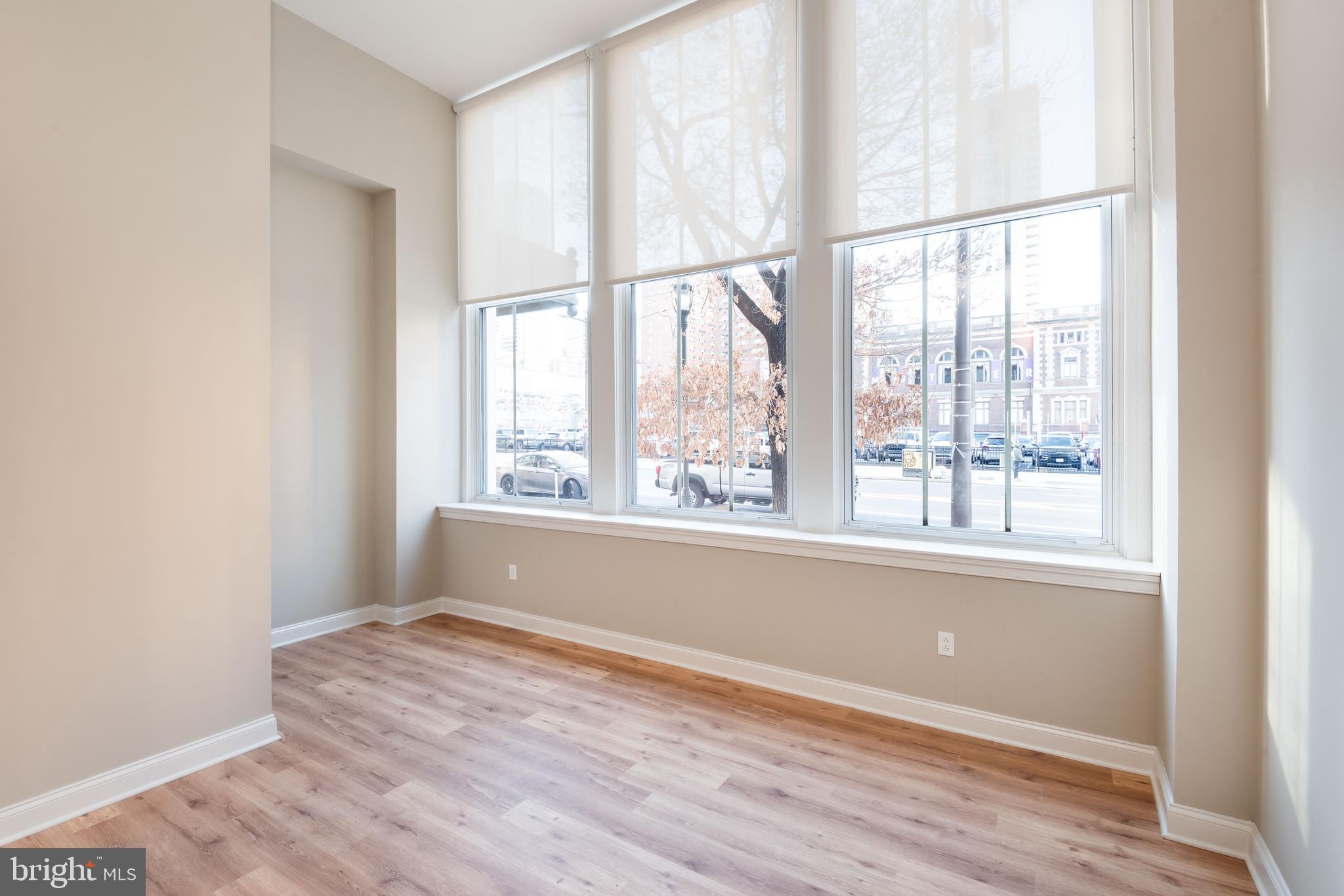 2121-41 MARKET ST #101