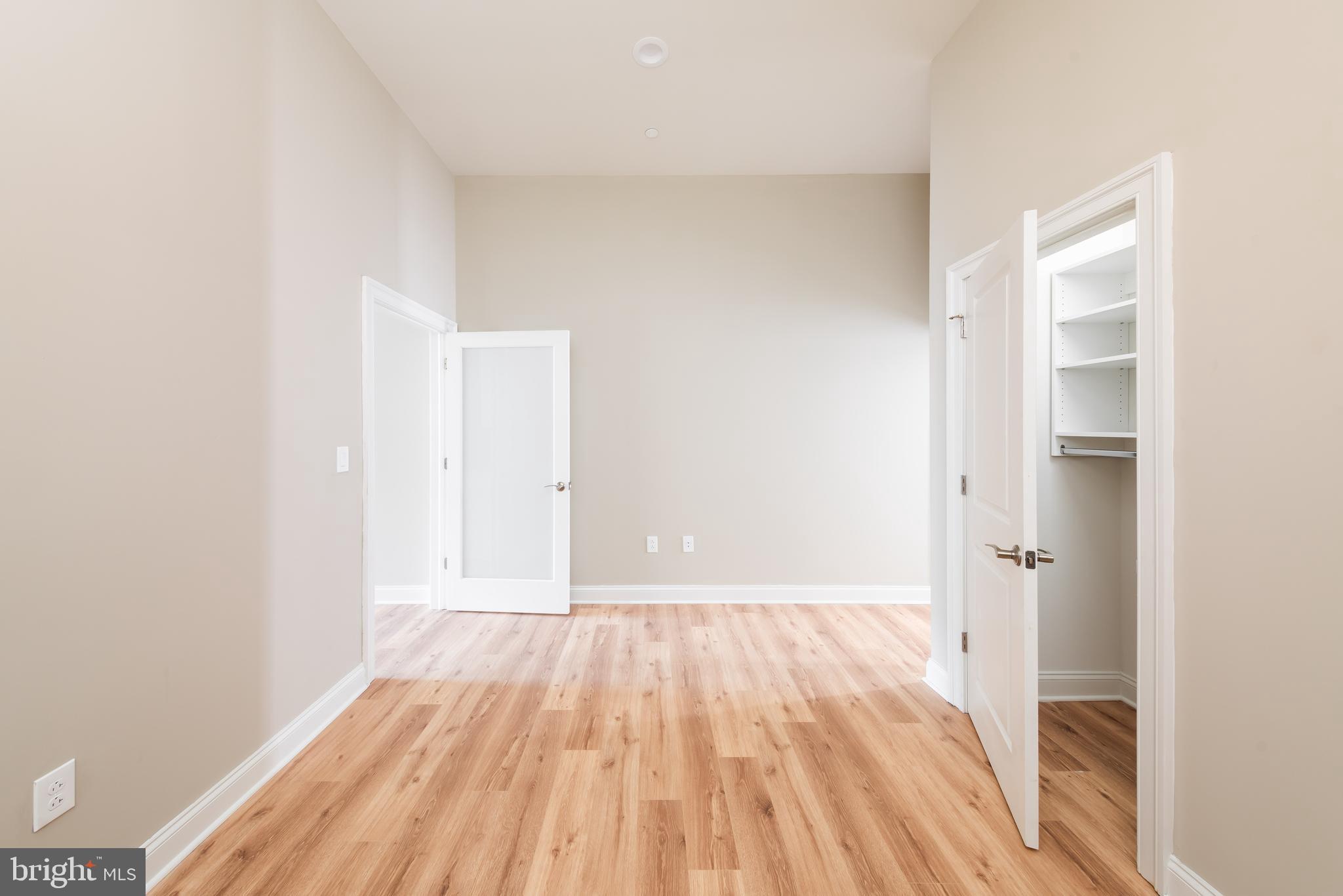 2121-41 MARKET ST #101