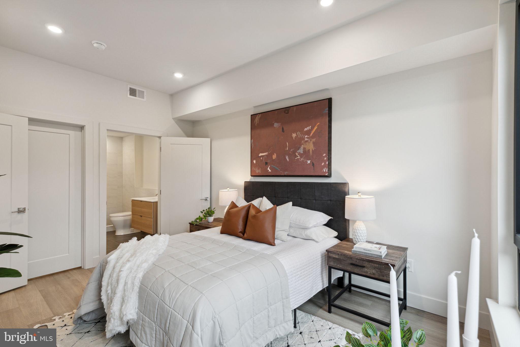 211 VINE ST #201