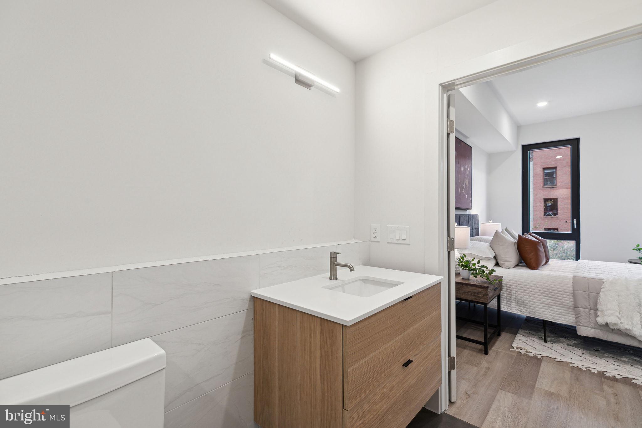 211 VINE ST #201