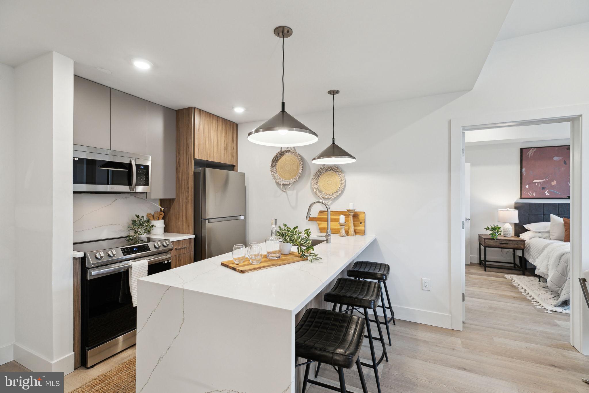 211 VINE ST #201