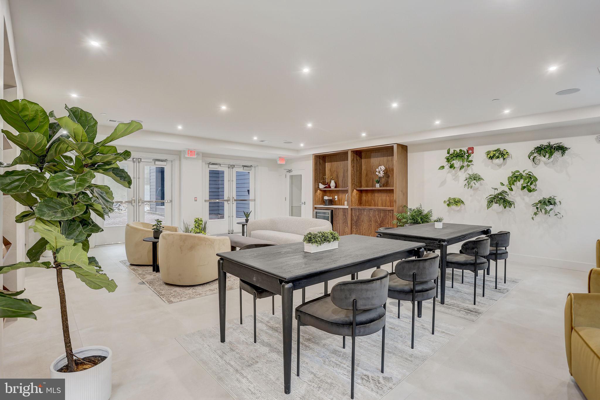 211 VINE ST #201