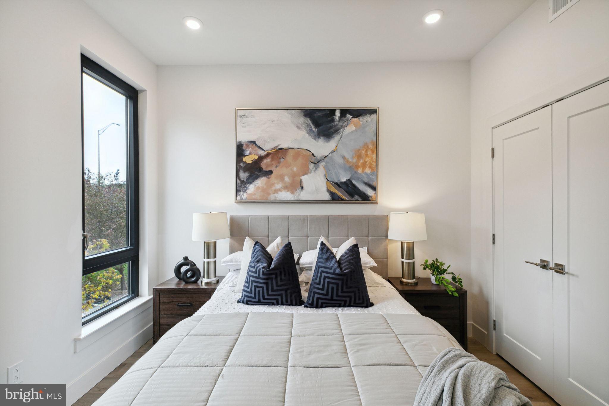 211 VINE ST #201