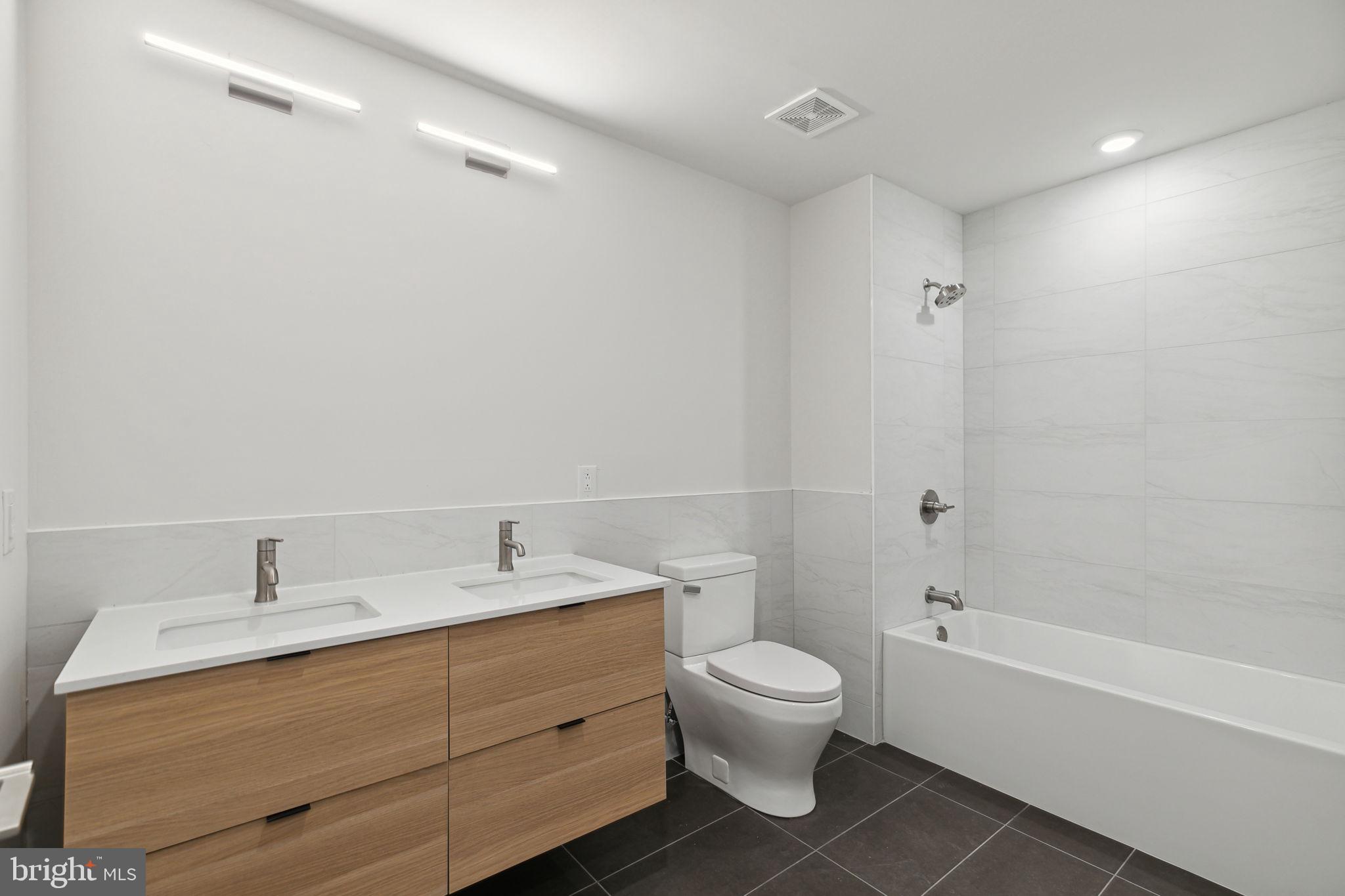 211 VINE ST #201