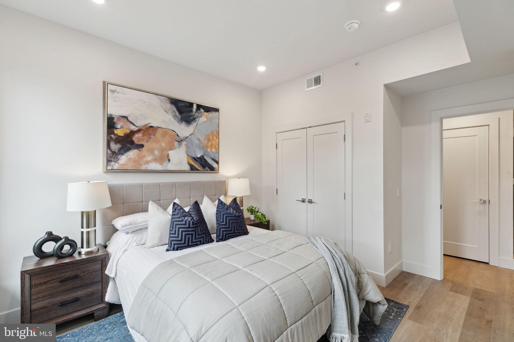 211 VINE ST #201