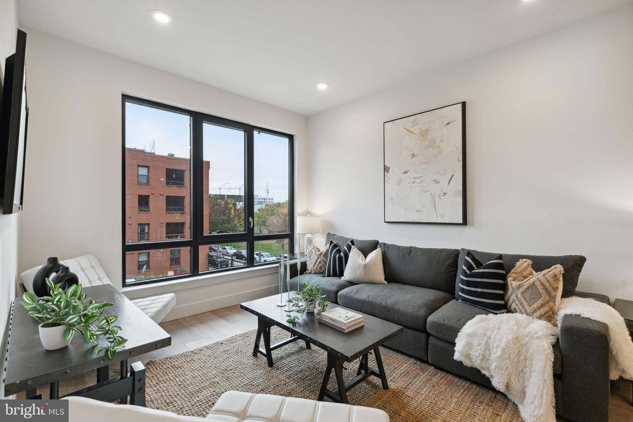 211 VINE ST #201