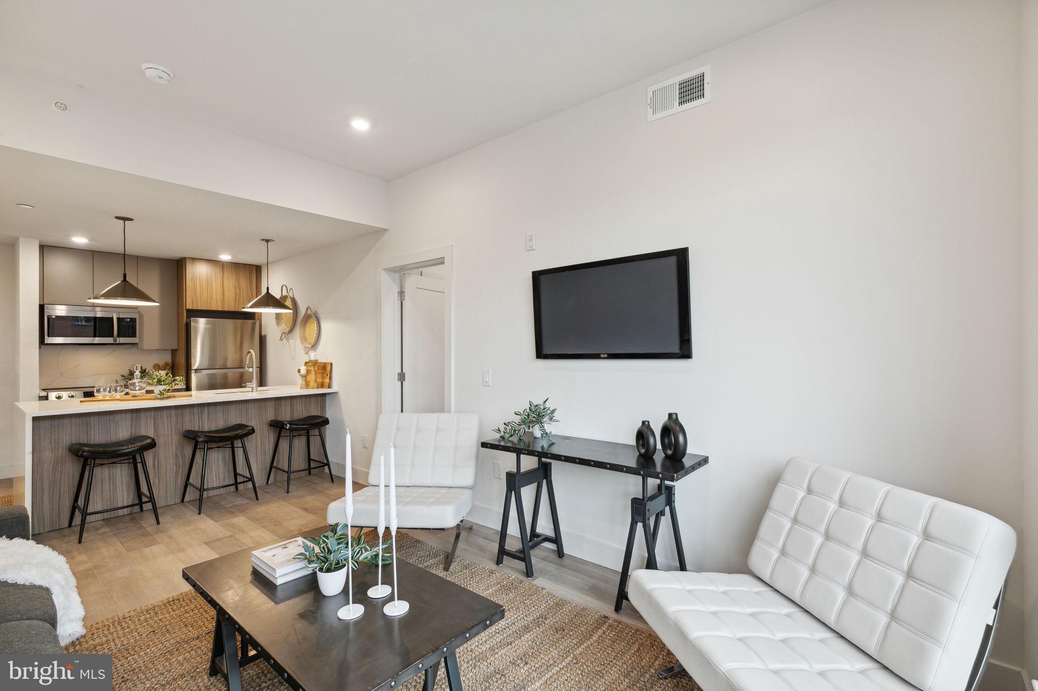 211 VINE ST #201