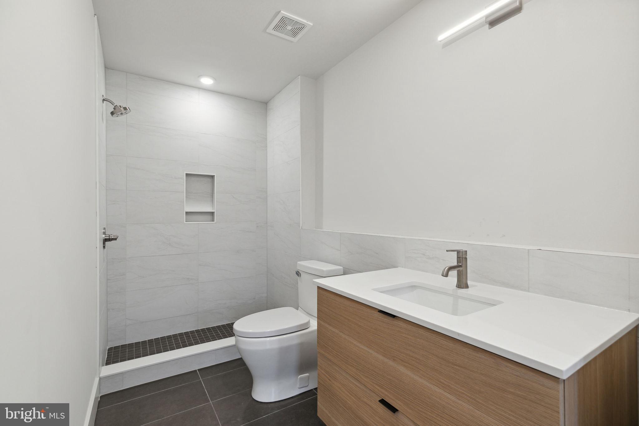 211 VINE ST #201