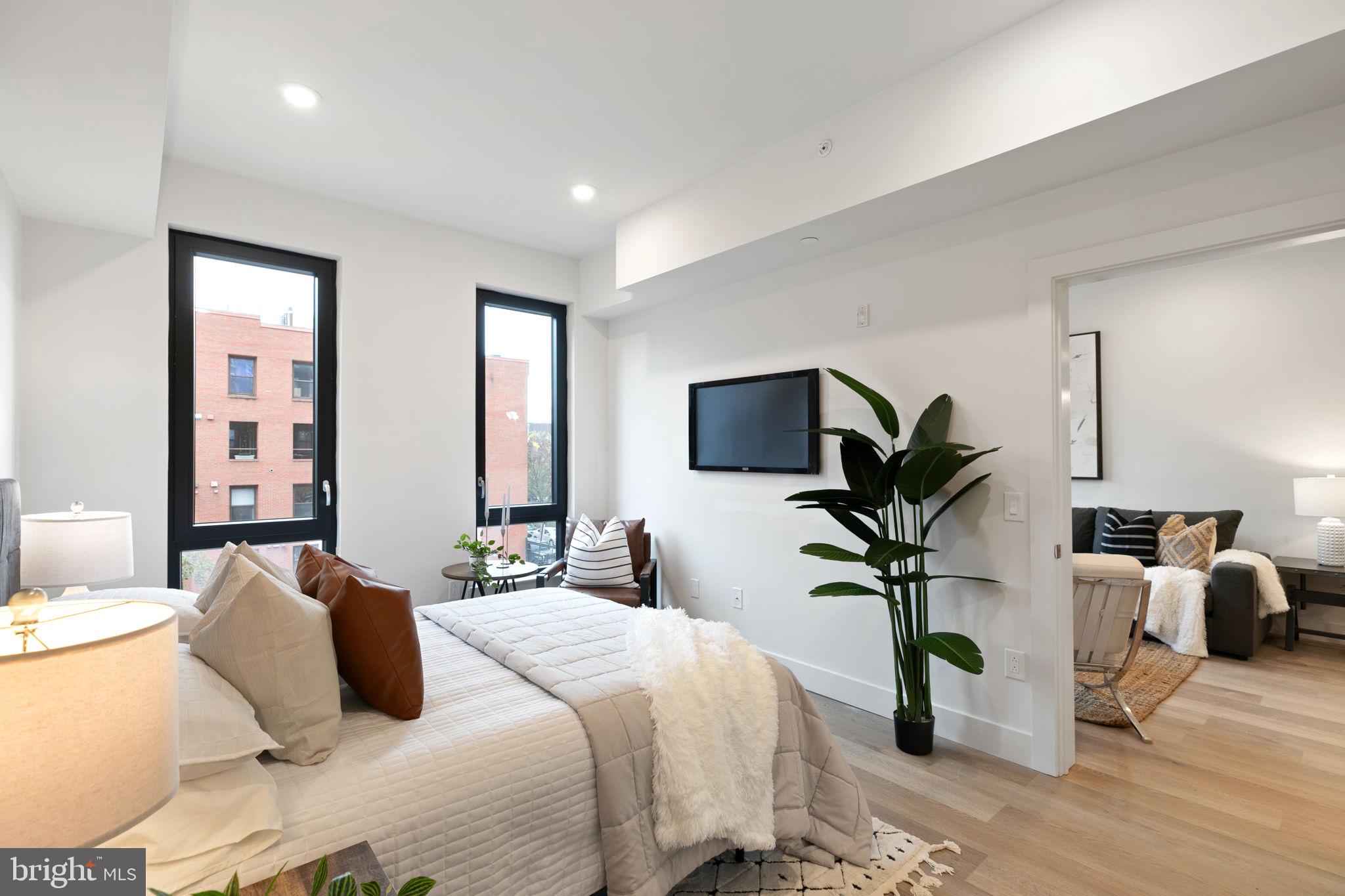 211 VINE ST #201