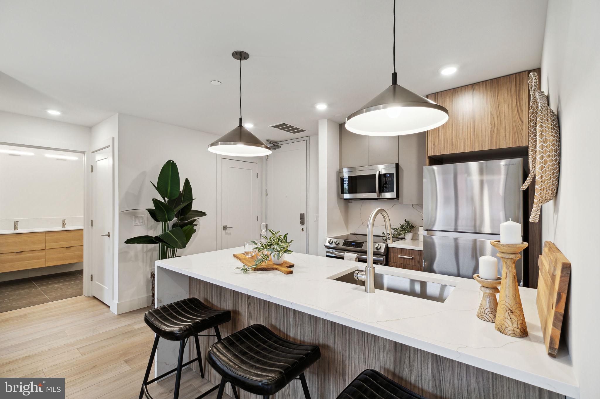 211 VINE ST #201